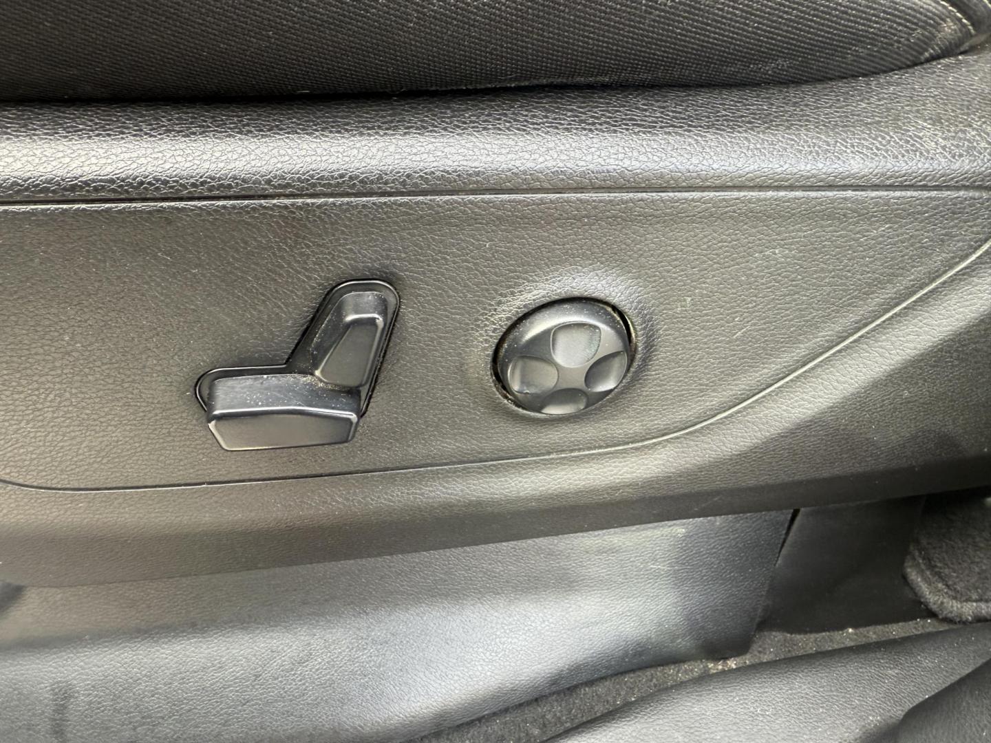 2019 Gray /Black RAM 1500 Big Horn Crew Cab SWB 4WD (1C6SRFFTXKN) with an 5.7L V8 OHV 16V engine, 8A transmission, located at 11115 Chardon Rd. , Chardon, OH, 44024, (440) 214-9705, 41.580246, -81.241943 - This 2019 Ram 1500 Big Horn Crew Cab is a well-equipped truck combining powerful performance with modern technology and comfort features. It comes with a 5.7 HEMI V8 engine delivering 395 HP and 410 lb-ft of torque, paired with an 8-speed automatic transmission and 3.21 gearing, boasting an 8,120-po - Photo#26