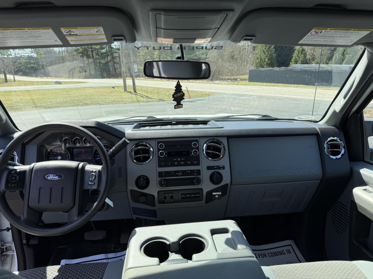 2014 White /Gray Ford F-250 SD XLT SuperCab 4WD (1FT7X2B62EE) with an 6.2L V8 OHV 16V FFV engine, 6-Speed Automatic transmission, located at 11115 Chardon Rd. , Chardon, OH, 44024, (440) 214-9705, 41.580246, -81.241943 - This One Owner 2014 Ford F-250 XLT Supercab is a robust truck designed for both work and comfort, featuring a powerful 6.2-liter V8 engine capable of using flex fuel. It comes with a 6-speed automatic transmission and offers a significant towing capacity of 12,500 pounds along with a payload capacit - Photo#12