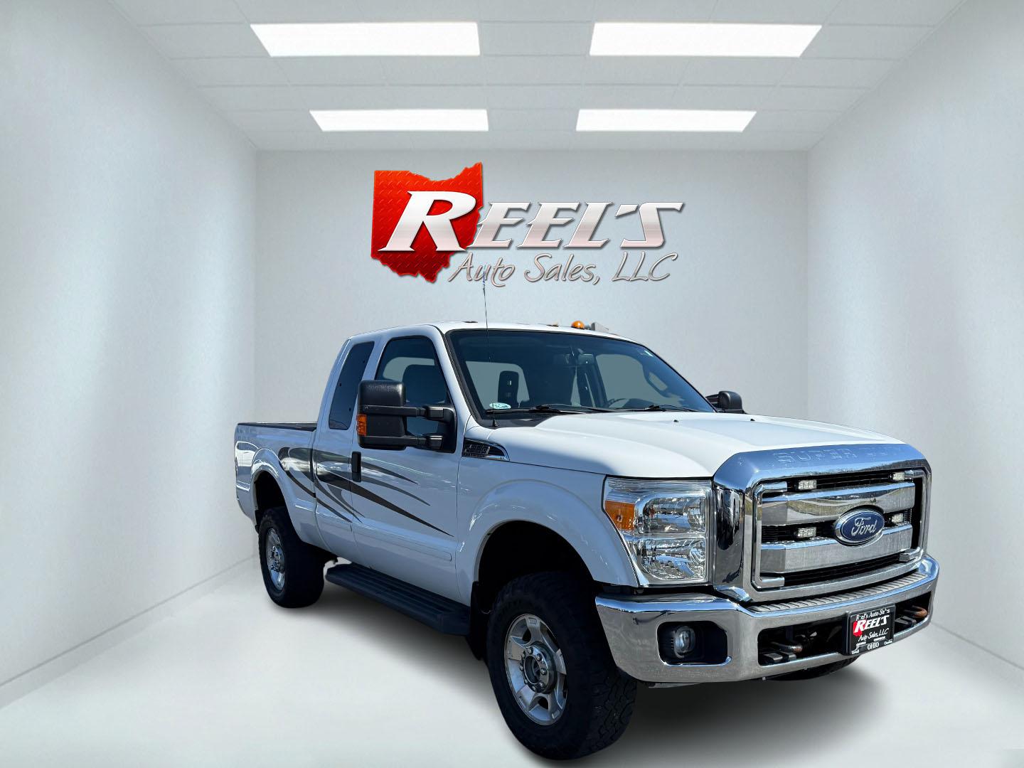 2014 White /Gray Ford F-250 SD XLT SuperCab 4WD (1FT7X2B62EE) with an 6.2L V8 OHV 16V FFV engine, 6-Speed Automatic transmission, located at 11115 Chardon Rd. , Chardon, OH, 44024, (440) 214-9705, 41.580246, -81.241943 - This One Owner 2014 Ford F-250 XLT Supercab is a robust truck designed for both work and comfort, featuring a powerful 6.2-liter V8 engine capable of using flex fuel. It comes with a 6-speed automatic transmission and offers a significant towing capacity of 12,500 pounds along with a payload capacit - Photo#1