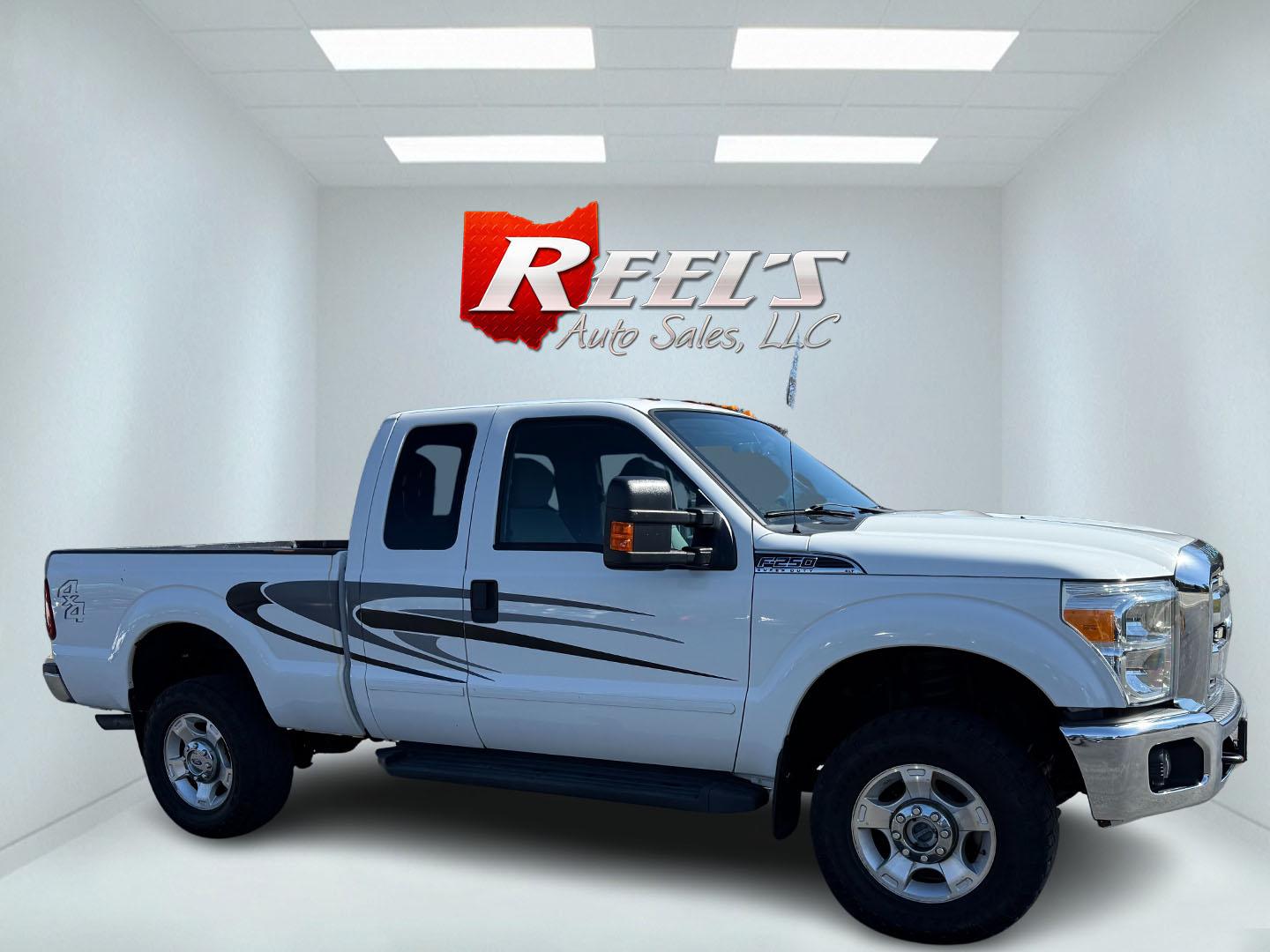 2014 White /Gray Ford F-250 SD XLT SuperCab 4WD (1FT7X2B62EE) with an 6.2L V8 OHV 16V FFV engine, 6-Speed Automatic transmission, located at 11115 Chardon Rd. , Chardon, OH, 44024, (440) 214-9705, 41.580246, -81.241943 - This One Owner 2014 Ford F-250 XLT Supercab is a robust truck designed for both work and comfort, featuring a powerful 6.2-liter V8 engine capable of using flex fuel. It comes with a 6-speed automatic transmission and offers a significant towing capacity of 12,500 pounds along with a payload capacit - Photo#2