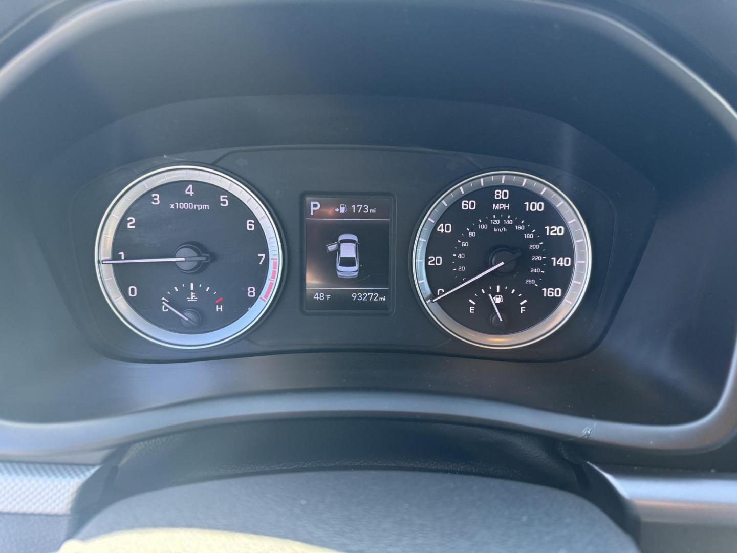 2018 Gray /Gray Hyundai Sonata SE (5NPE24AF9JH) with an 2.4L I4 DOHC 16V engine, 6-Speed Automatic transmission, located at 547 E. Main St., Orwell, OH, 44076, (440) 437-5893, 41.535435, -80.847855 - Photo#9