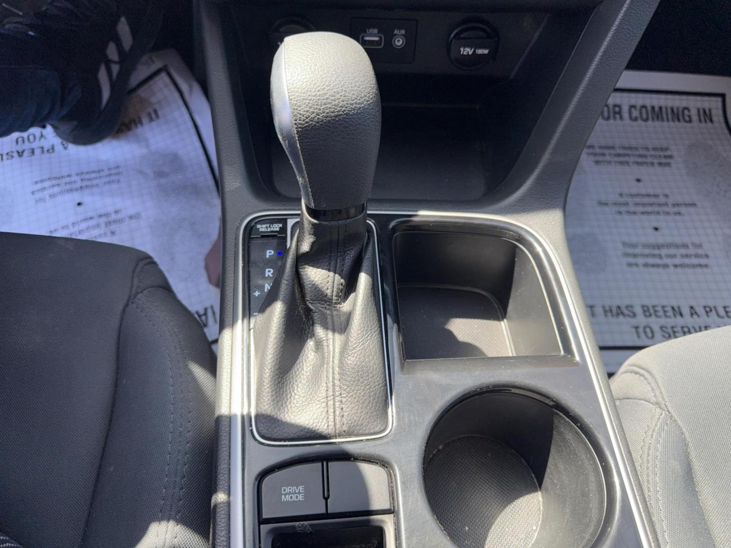 2018 Gray /Gray Hyundai Sonata SE (5NPE24AF9JH) with an 2.4L I4 DOHC 16V engine, 6-Speed Automatic transmission, located at 547 E. Main St., Orwell, OH, 44076, (440) 437-5893, 41.535435, -80.847855 - Photo#21
