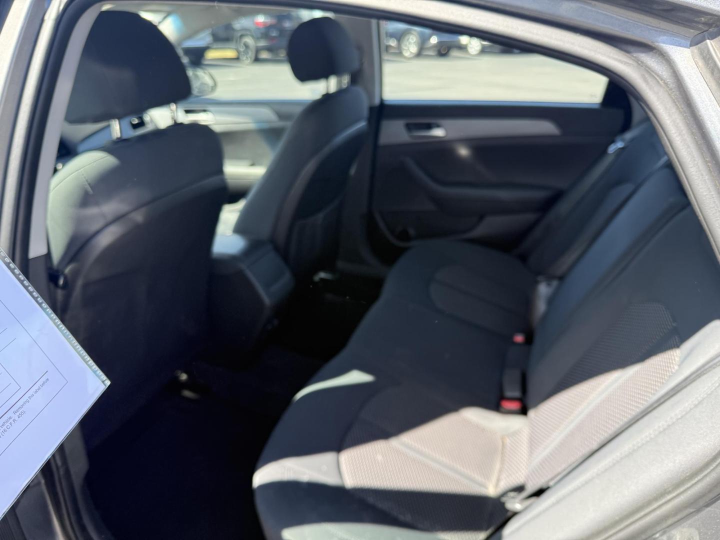 2018 Gray /Gray Hyundai Sonata SE (5NPE24AF9JH) with an 2.4L I4 DOHC 16V engine, 6-Speed Automatic transmission, located at 547 E. Main St., Orwell, OH, 44076, (440) 437-5893, 41.535435, -80.847855 - Photo#23