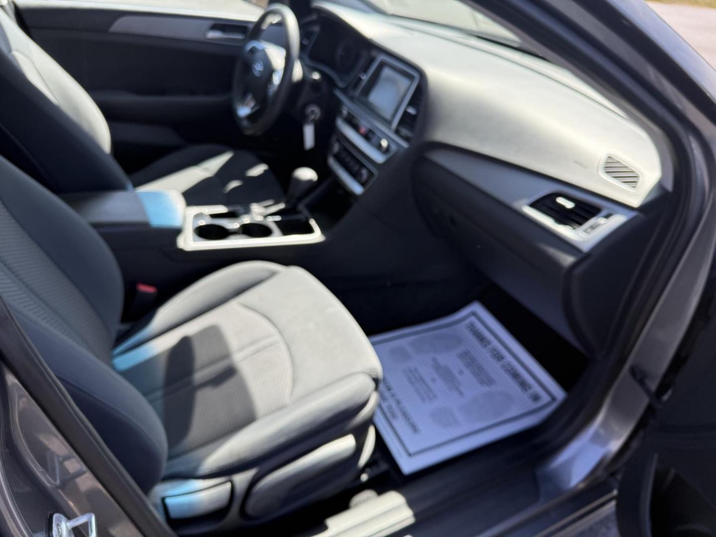 2018 Gray /Gray Hyundai Sonata SE (5NPE24AF9JH) with an 2.4L I4 DOHC 16V engine, 6-Speed Automatic transmission, located at 547 E. Main St., Orwell, OH, 44076, (440) 437-5893, 41.535435, -80.847855 - Photo#36