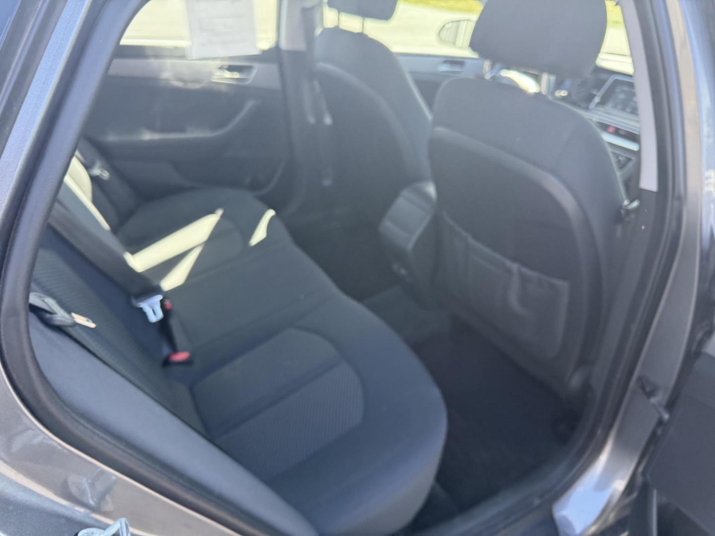 2018 Gray /Gray Hyundai Sonata SE (5NPE24AF9JH) with an 2.4L I4 DOHC 16V engine, 6-Speed Automatic transmission, located at 547 E. Main St., Orwell, OH, 44076, (440) 437-5893, 41.535435, -80.847855 - Photo#38