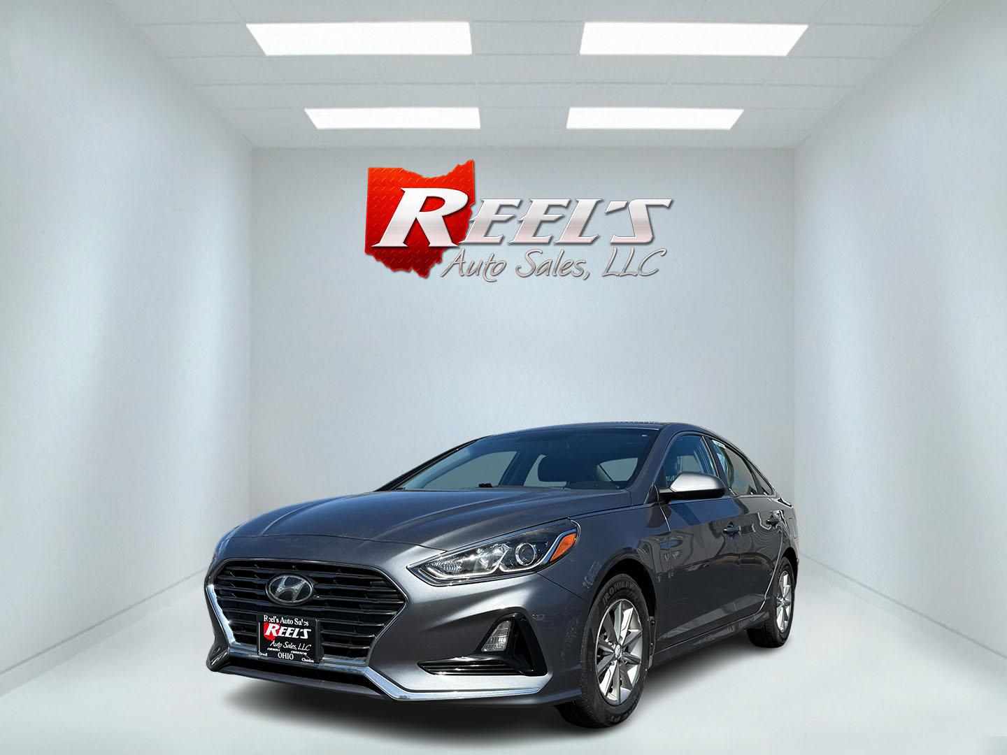 2018 Gray /Gray Hyundai Sonata SE (5NPE24AF9JH) with an 2.4L I4 DOHC 16V engine, 6-Speed Automatic transmission, located at 547 E. Main St., Orwell, OH, 44076, (440) 437-5893, 41.535435, -80.847855 - Photo#0