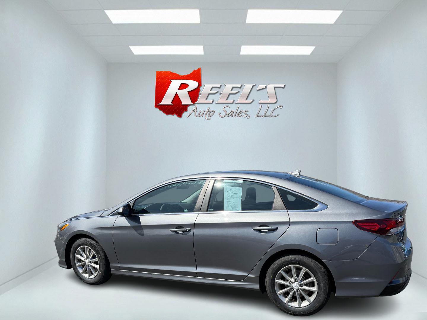 2018 Gray /Gray Hyundai Sonata SE (5NPE24AF9JH) with an 2.4L I4 DOHC 16V engine, 6-Speed Automatic transmission, located at 547 E. Main St., Orwell, OH, 44076, (440) 437-5893, 41.535435, -80.847855 - Photo#45