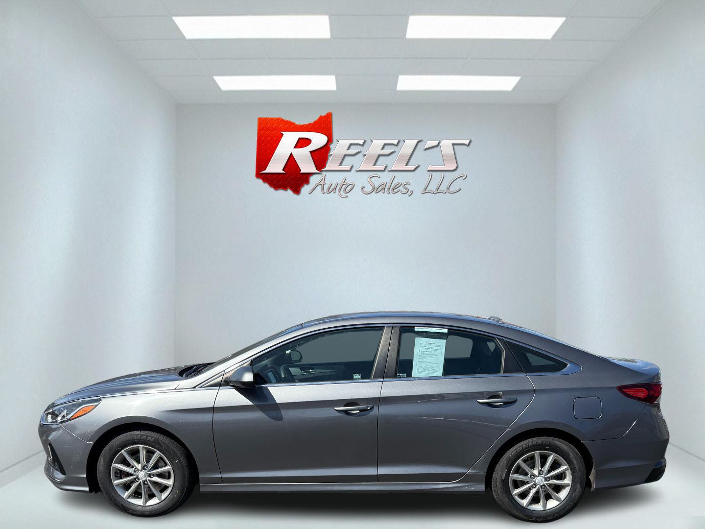 2018 Gray /Gray Hyundai Sonata SE (5NPE24AF9JH) with an 2.4L I4 DOHC 16V engine, 6-Speed Automatic transmission, located at 547 E. Main St., Orwell, OH, 44076, (440) 437-5893, 41.535435, -80.847855 - Photo#46