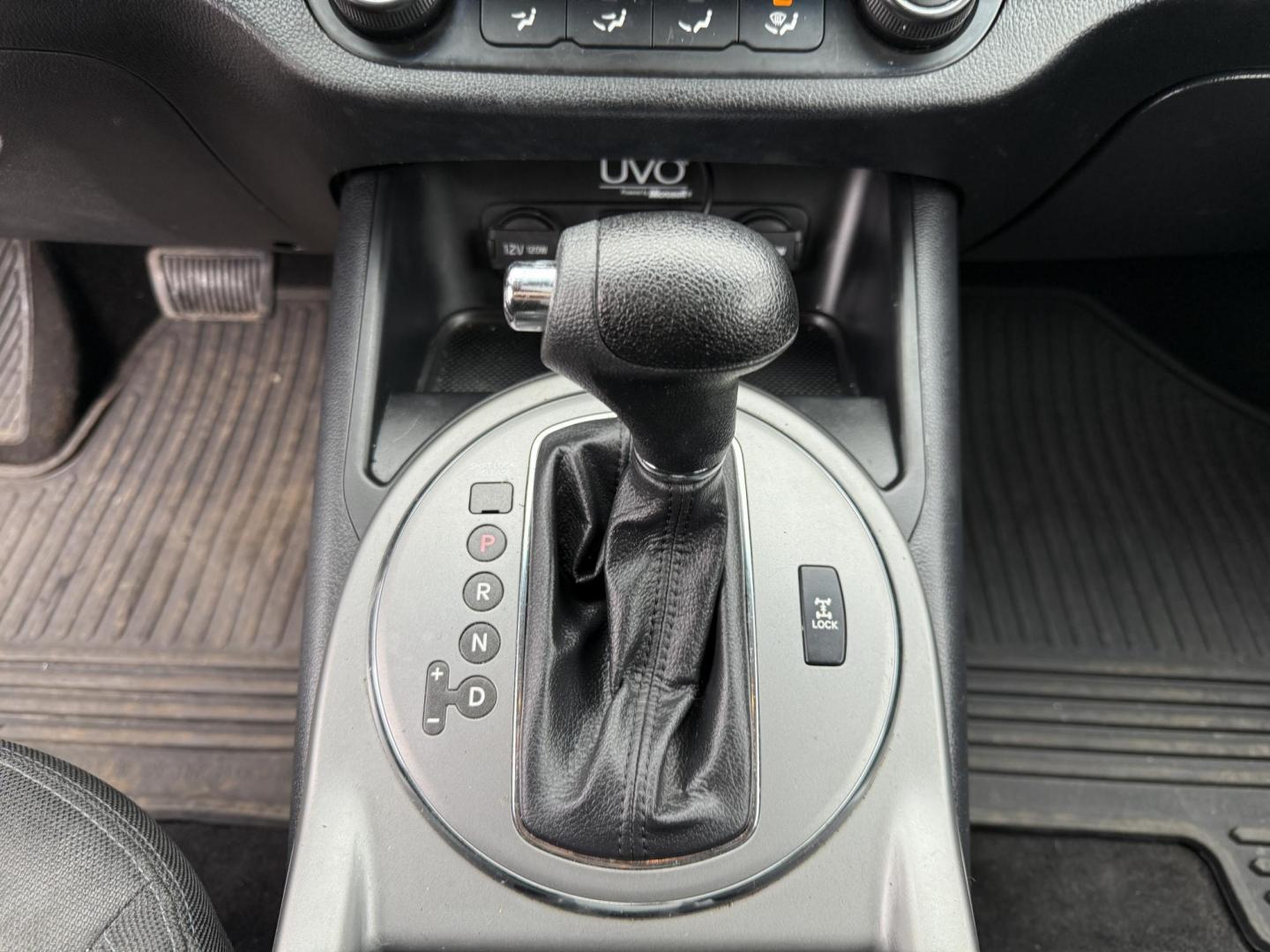 2015 White /Black Kia Sportage LX AWD (KNDPBCAC2F7) with an 2.4L I4 DOHC 16V engine, 6-Speed Automatic transmission, located at 11115 Chardon Rd. , Chardon, OH, 44024, (440) 214-9705, 41.580246, -81.241943 - This One Owner 2015 Kia Sportage LX AWD is a compact SUV equipped with a 2.4-liter inline-four GDI engine paired with a 6-speed automatic transmission. Despite being from 2015, this model offers modern amenities such as ECO driving mode for enhanced fuel efficiency and compatibility with Apple Carpl - Photo#19