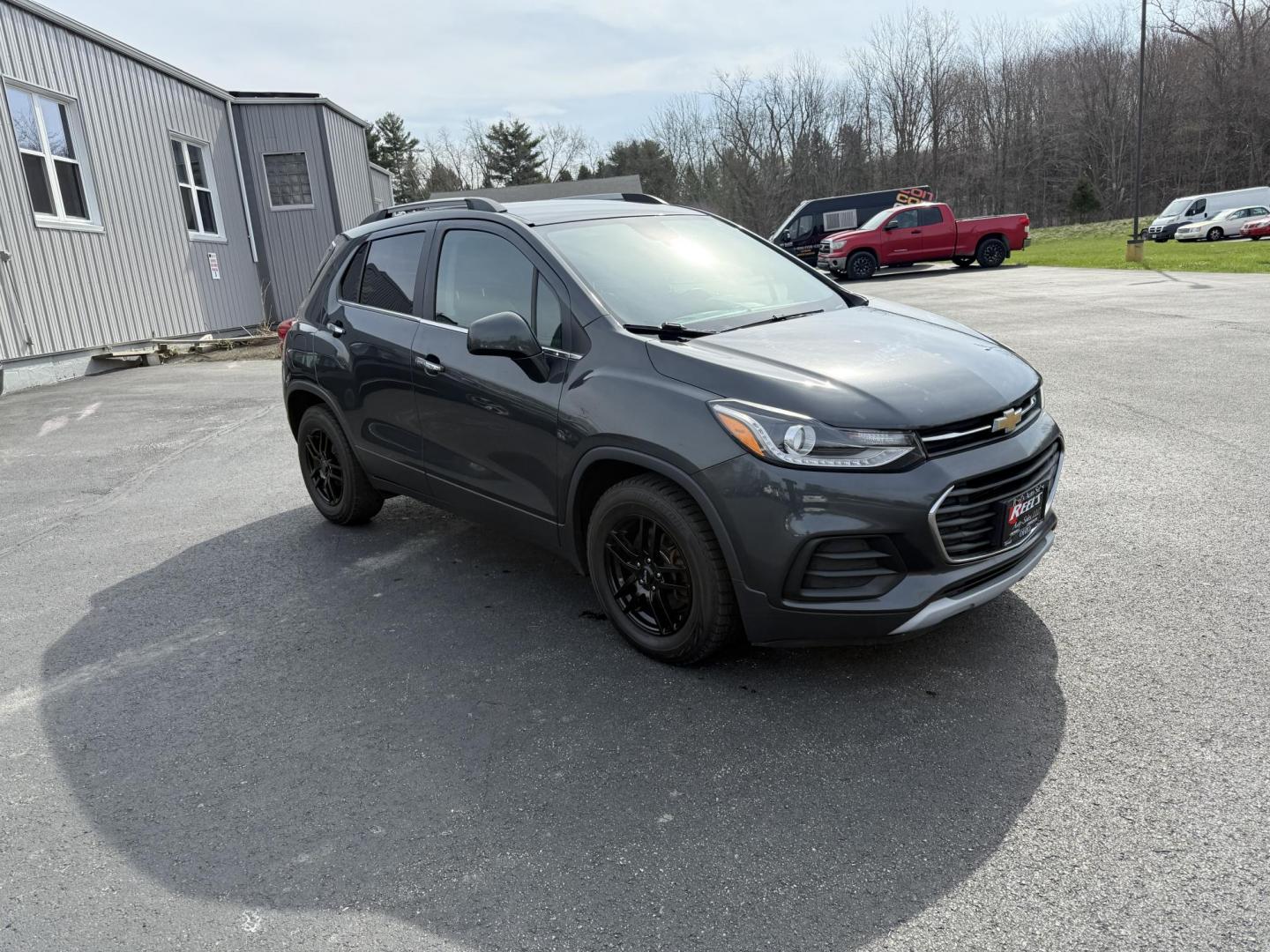 2017 Gray /Black Chevrolet Trax LT FWD (3GNCJLSB8HL) with an 1.4L I4 DOHC 16V Turbo engine, 6A transmission, located at 11115 Chardon Rd. , Chardon, OH, 44024, (440) 214-9705, 41.580246, -81.241943 - This One Owner 2017 Chevrolet Trax is a fuel efficient low miles SUV. Equipped with a 1.4-liter I4 turbocharged EcoTec engine and a 6-speed automatic transmission, providing a balance of efficiency and performance. Notable features include a power driver's seat, remote start for added convenience, a - Photo#1