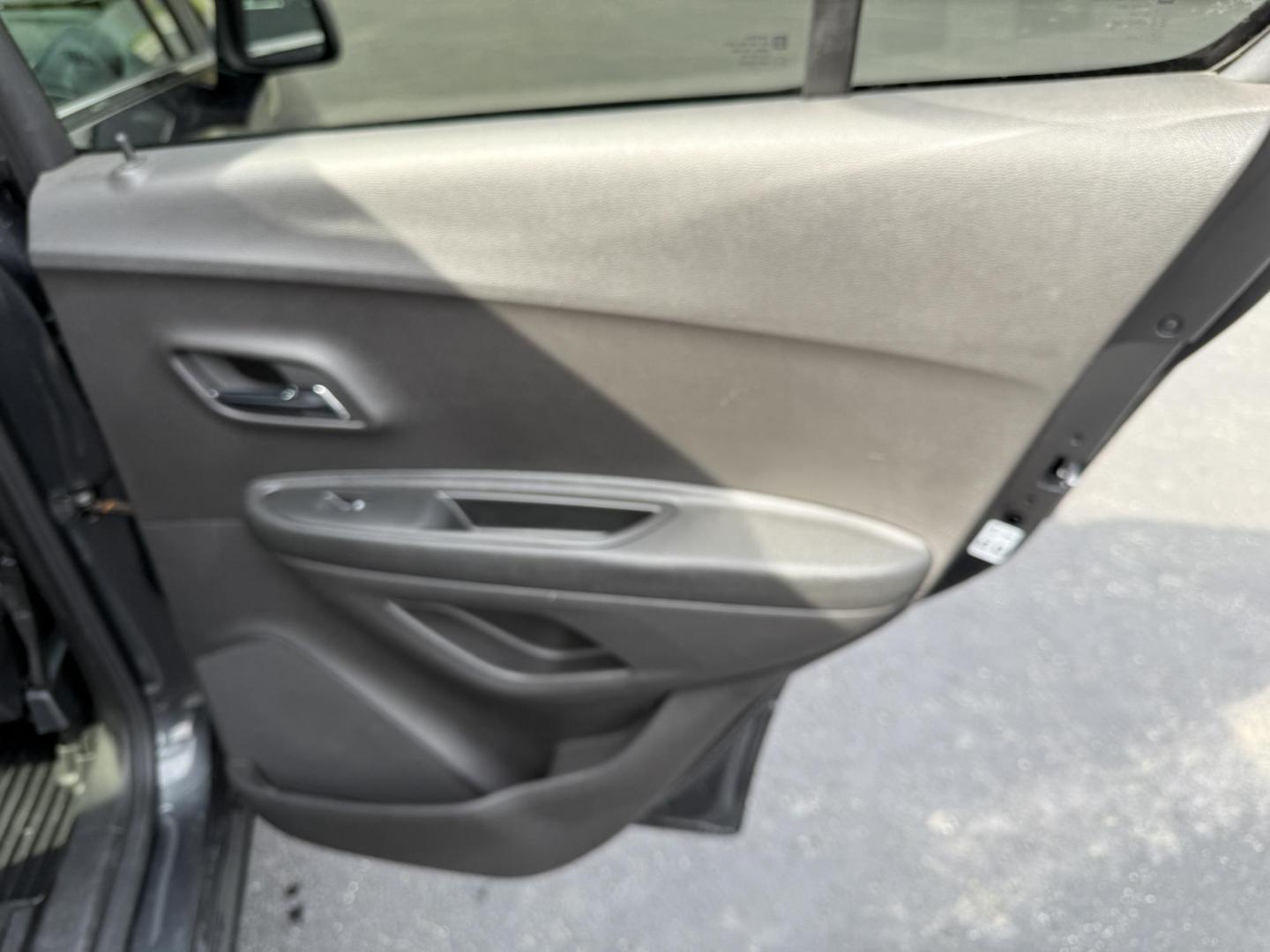 2017 Gray /Black Chevrolet Trax LT FWD (3GNCJLSB8HL) with an 1.4L I4 DOHC 16V Turbo engine, 6A transmission, located at 11115 Chardon Rd. , Chardon, OH, 44024, (440) 214-9705, 41.580246, -81.241943 - This One Owner 2017 Chevrolet Trax is a fuel efficient low miles SUV. Equipped with a 1.4-liter I4 turbocharged EcoTec engine and a 6-speed automatic transmission, providing a balance of efficiency and performance. Notable features include a power driver's seat, remote start for added convenience, a - Photo#31