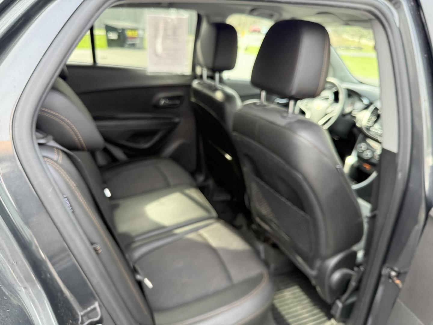 2017 Gray /Black Chevrolet Trax LT FWD (3GNCJLSB8HL) with an 1.4L I4 DOHC 16V Turbo engine, 6A transmission, located at 11115 Chardon Rd. , Chardon, OH, 44024, (440) 214-9705, 41.580246, -81.241943 - This One Owner 2017 Chevrolet Trax is a fuel efficient low miles SUV. Equipped with a 1.4-liter I4 turbocharged EcoTec engine and a 6-speed automatic transmission, providing a balance of efficiency and performance. Notable features include a power driver's seat, remote start for added convenience, a - Photo#32