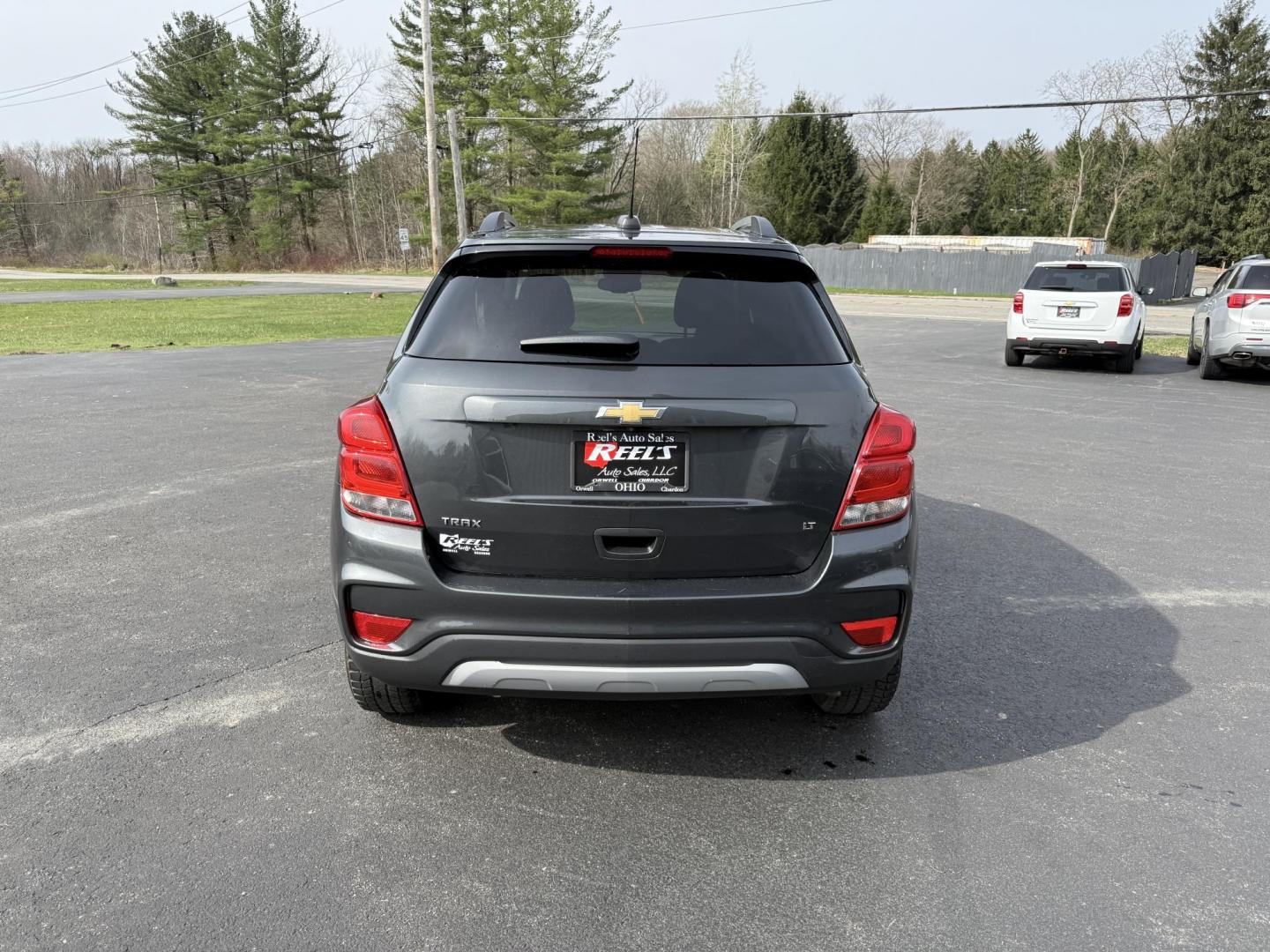 2017 Gray /Black Chevrolet Trax LT FWD (3GNCJLSB8HL) with an 1.4L I4 DOHC 16V Turbo engine, 6A transmission, located at 11115 Chardon Rd. , Chardon, OH, 44024, (440) 214-9705, 41.580246, -81.241943 - This One Owner 2017 Chevrolet Trax is a fuel efficient low miles SUV. Equipped with a 1.4-liter I4 turbocharged EcoTec engine and a 6-speed automatic transmission, providing a balance of efficiency and performance. Notable features include a power driver's seat, remote start for added convenience, a - Photo#8