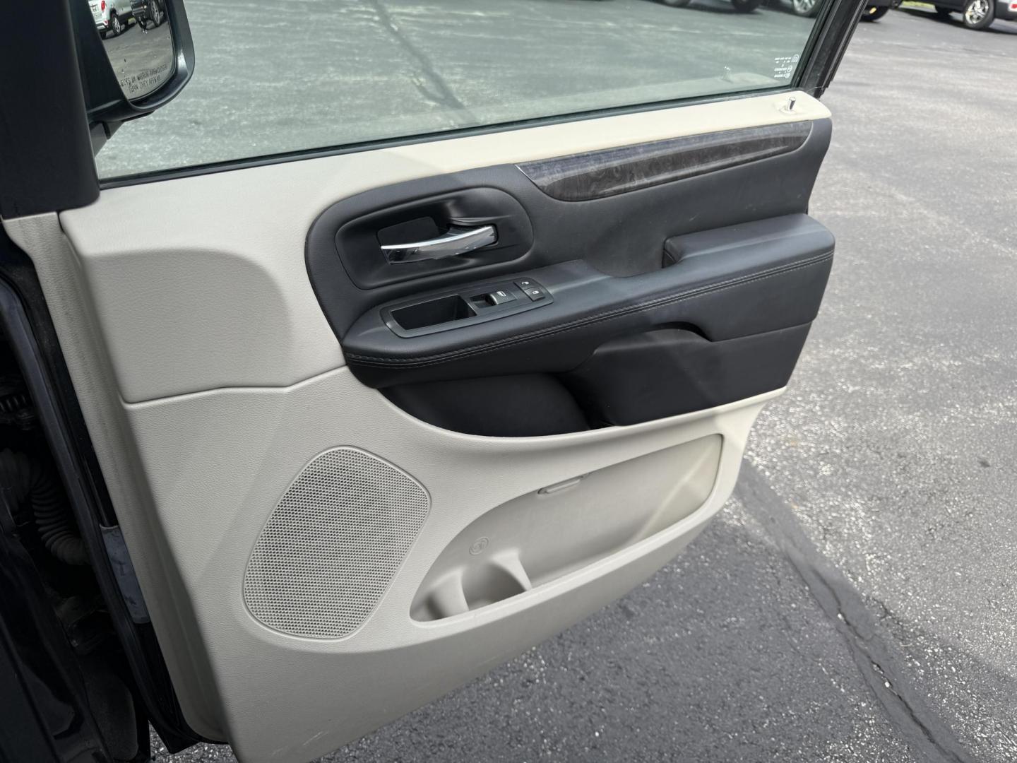 2014 Black /Black Dodge Grand Caravan SE (2C4RDGBG5ER) with an 3.6L V6 DOHC 24V FFV engine, 6-Speed Automatic transmission, located at 11115 Chardon Rd. , Chardon, OH, 44024, (440) 214-9705, 41.580246, -81.241943 - This One Owner 2014 Dodge Grand Caravan is ready for any adventure your family needs. Equipped with a 3.6L Pentastar V6 engine and a 6-speed automatic transmission, offering reliable performance and flex-fuel capability. It features practical amenities such as STOW 'N GO' seating for flexible cargo - Photo#39