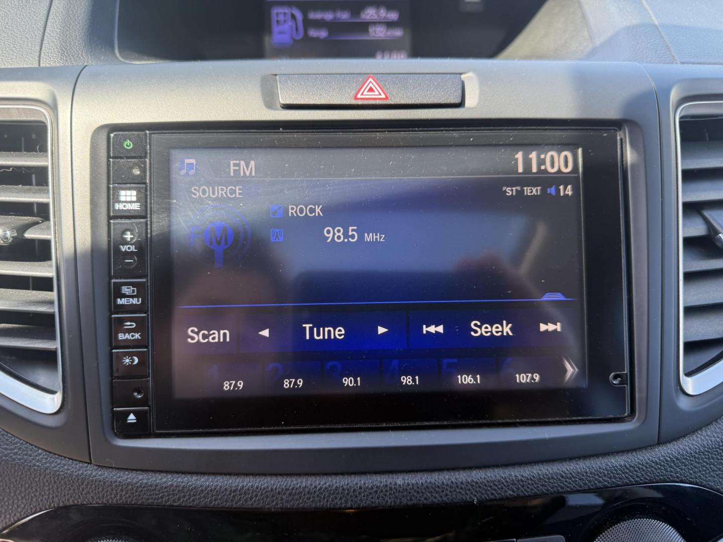 2015 Red /Black Honda CR-V EX-L 4WD (2HKRM4H73FH) with an 2.4L I4 DOHC 16V engine, Automatic transmission, located at 11115 Chardon Rd. , Chardon, OH, 44024, (440) 214-9705, 41.580246, -81.241943 - This One Owner 2015 Honda CR-V EX-L AWD has luxury, reliability and, fuel efficiency. Powered by Honda's incredible 2.4 I4 Engine and CVT (Continuously Variable Transmission) it achieves up to 32 MPG Highway while still have all weather capability due to it's all wheel drive system. With a leather i - Photo#27