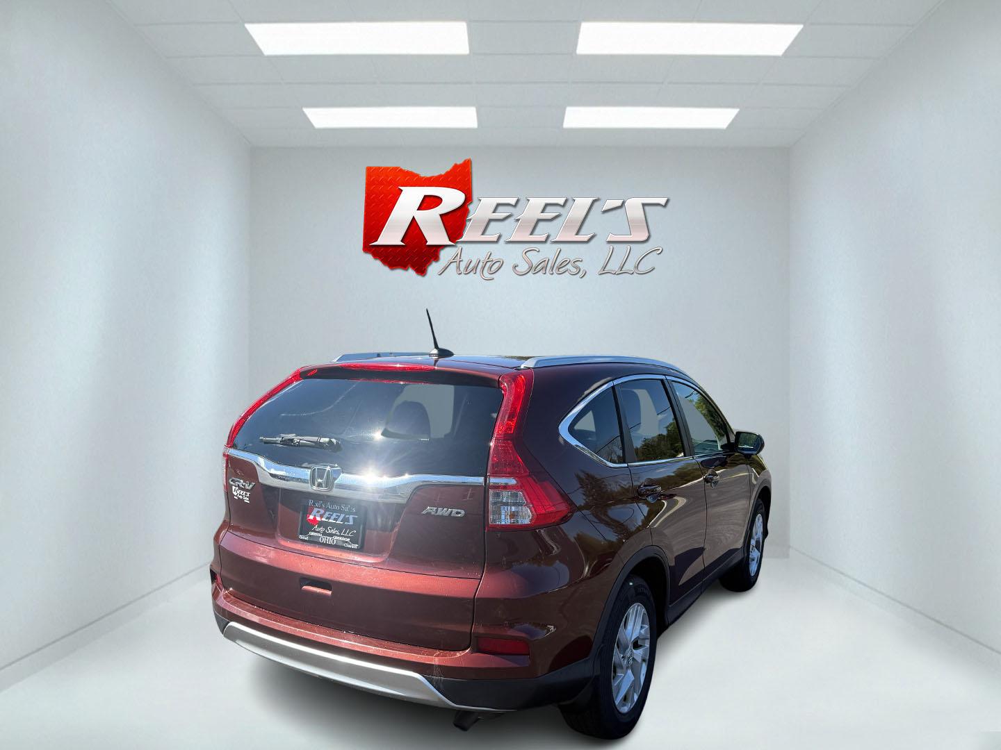 2015 Red /Black Honda CR-V EX-L 4WD (2HKRM4H73FH) with an 2.4L I4 DOHC 16V engine, Automatic transmission, located at 11115 Chardon Rd. , Chardon, OH, 44024, (440) 214-9705, 41.580246, -81.241943 - This One Owner 2015 Honda CR-V EX-L AWD has luxury, reliability and, fuel efficiency. Powered by Honda's incredible 2.4 I4 Engine and CVT (Continuously Variable Transmission) it achieves up to 32 MPG Highway while still have all weather capability due to it's all wheel drive system. With a leather i - Photo#10
