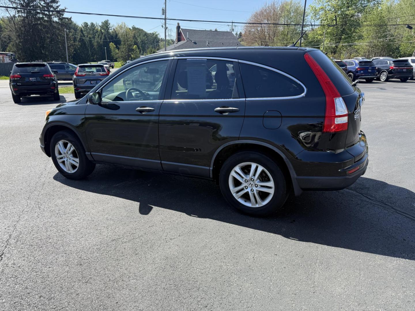 2011 Black /Black Honda CR-V EX 4WD 5-Speed AT (JHLRE4H55BC) with an 2.4L I4 DOHC 16V engine, 5-Speed Automatic transmission, located at 11115 Chardon Rd. , Chardon, OH, 44024, (440) 214-9705, 41.580246, -81.241943 - This One Owner 2011 Honda CR-V EX 4WD is a great fuel efficient all weather SUV. With Honda's incredible reputation for reliability and only 66 K miles this car is poised for a long life to come. Powered by a 2.4 I4 engine and a 5 speed automatic engine this little SUV achieves an impressive 27 MPG - Photo#10