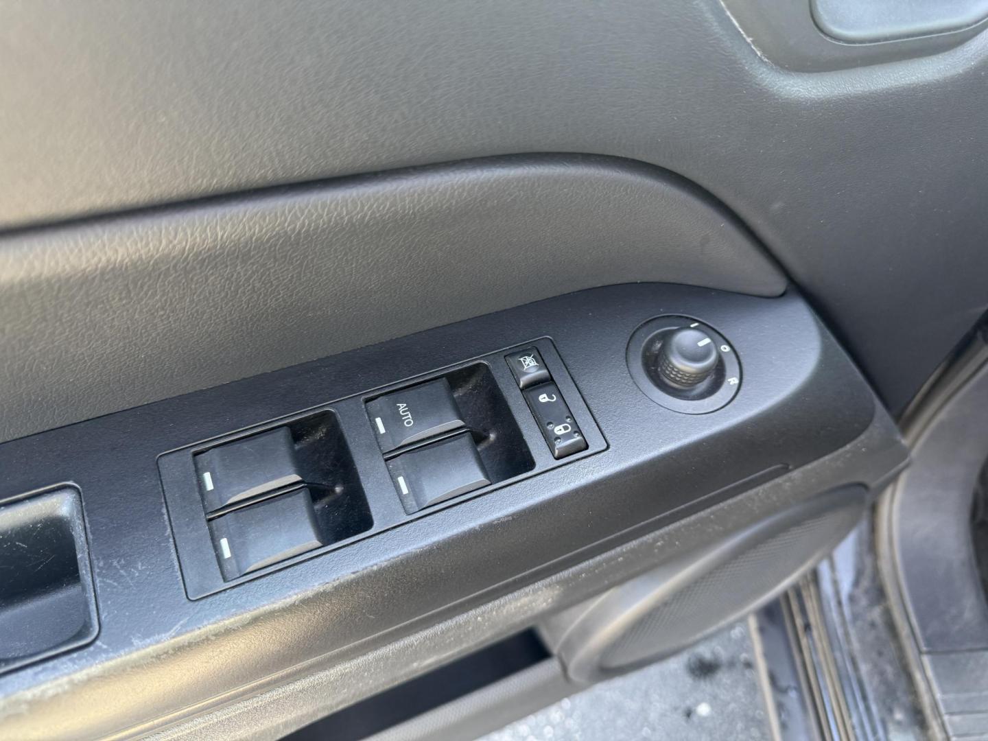 2014 Black /Black Jeep Patriot Latitude 4WD (1C4NJRFB8ED) with an 2.4L I4 DOHC 16V engine, 6 Speed Automatic transmission, located at 11115 Chardon Rd. , Chardon, OH, 44024, (440) 214-9705, 41.580246, -81.241943 - This One Owner 2014 Jeep Patriot Latitude 4WD is the perfect small SUV. Powered by a 2.4 I4 Multiair Engine and a 6 Speed Automatic this Jeep achieves up to 27 MPG Highway while still having Jeep's incredible all weather capability. With heated front seats, remote start and, an auto dimming rearview - Photo#17