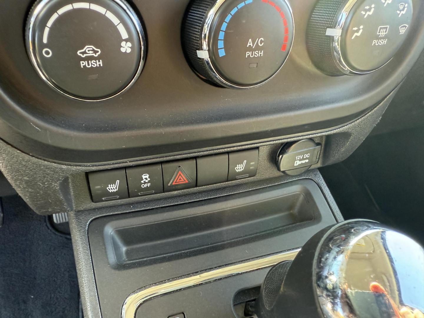 2014 Black /Black Jeep Patriot Latitude 4WD (1C4NJRFB8ED) with an 2.4L I4 DOHC 16V engine, 6 Speed Automatic transmission, located at 11115 Chardon Rd. , Chardon, OH, 44024, (440) 214-9705, 41.580246, -81.241943 - This One Owner 2014 Jeep Patriot Latitude 4WD is the perfect small SUV. Powered by a 2.4 I4 Multiair Engine and a 6 Speed Automatic this Jeep achieves up to 27 MPG Highway while still having Jeep's incredible all weather capability. With heated front seats, remote start and, an auto dimming rearview - Photo#23