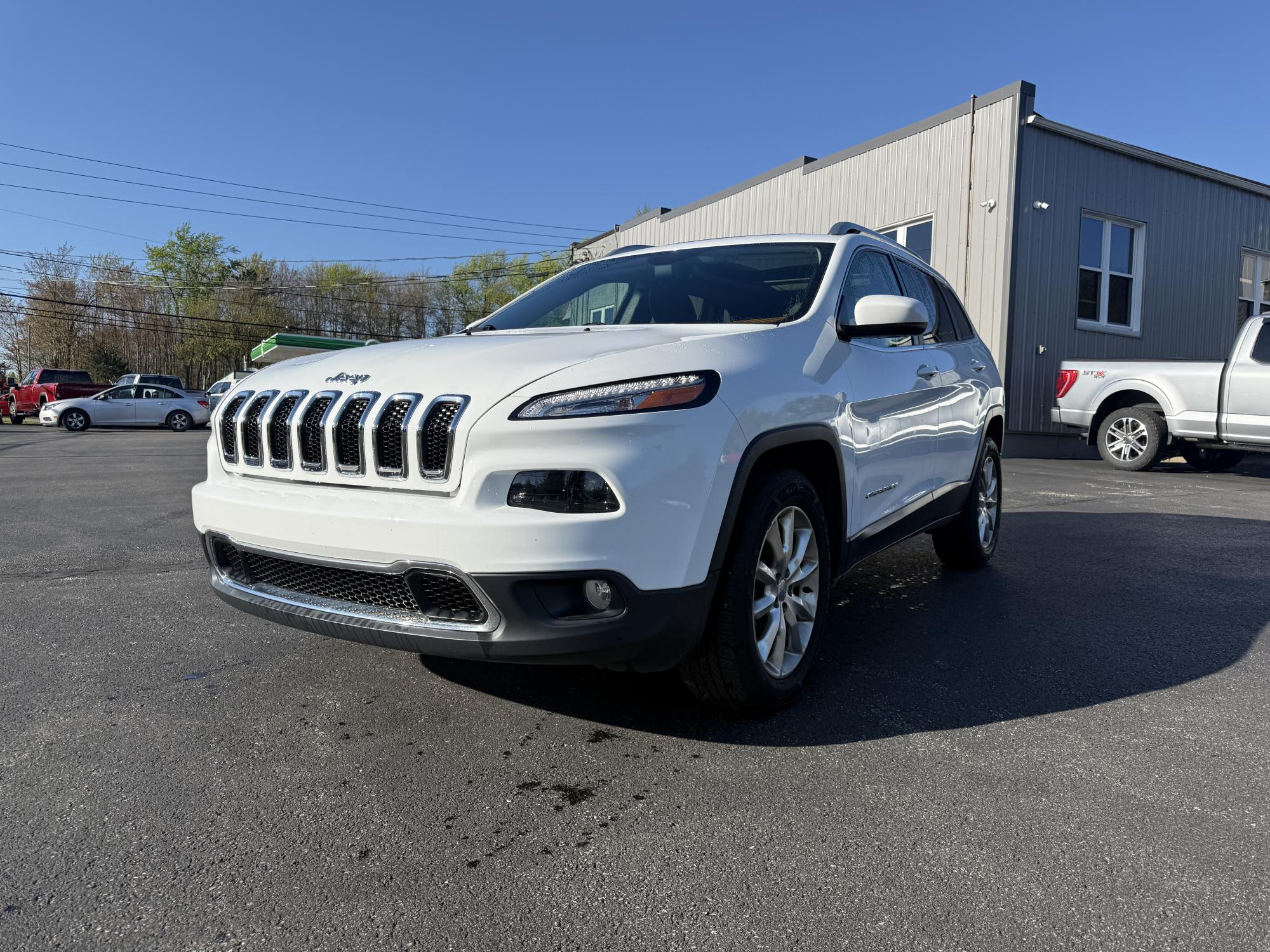 photo of 2016 Jeep Cherokee Limited 4WD