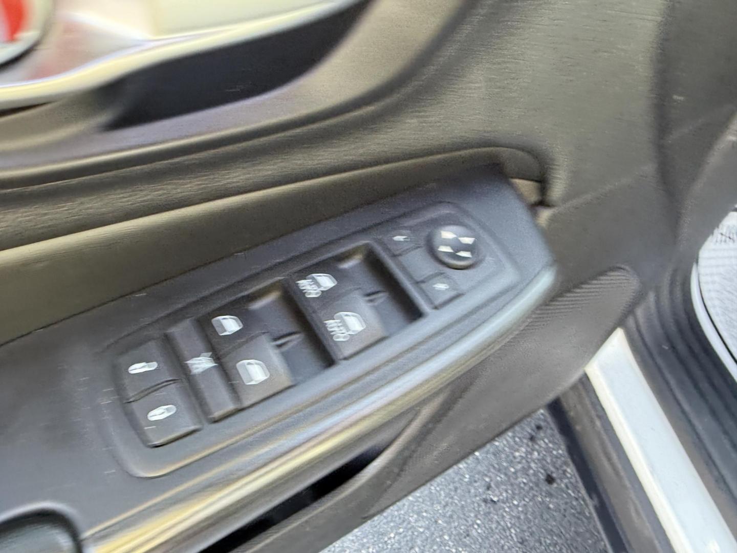 2016 White /Black Jeep Cherokee Limited 4WD (1C4PJMDB7GW) with an 2.4L I4 DOHC 16V engine, 9A transmission, located at 11115 Chardon Rd. , Chardon, OH, 44024, (440) 214-9705, 41.580246, -81.241943 - FRESH TRADE ALERT ---- This 2016 Jeep Cherokee Limited 4WD is a luxurious midsized SUV. Powered by a 2.4 I4 engine and a 9 speed automatic transmission it achieves an impressive 28 MPG highway. This Jeep is equipped with a luxurious leather interior, heated front seats, power drivers seat, and dual - Photo#17