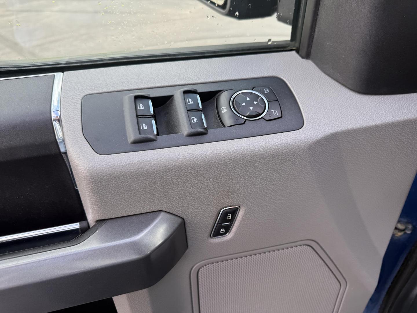 2015 Blue /Gray Ford F-150 XLT SuperCrew 5.5-ft. Bed 4WD (1FTEW1EF5FF) with an 5.0L V8 engine, 6-Speed Automatic transmission, located at 11115 Chardon Rd. , Chardon, OH, 44024, (440) 214-9705, 41.580246, -81.241943 - This 2015 Ford F-150 is a versatile and capably 1/2 ton truck. Powered by the 5.0 Coyote V8 Engine and a 6 Speed Automatic this truck sounds and looks great. With 3.31 Gearing you can tow just about anything you could ever need with a 9,000 pound towing capacity. This truck is equipped with daytime - Photo#5