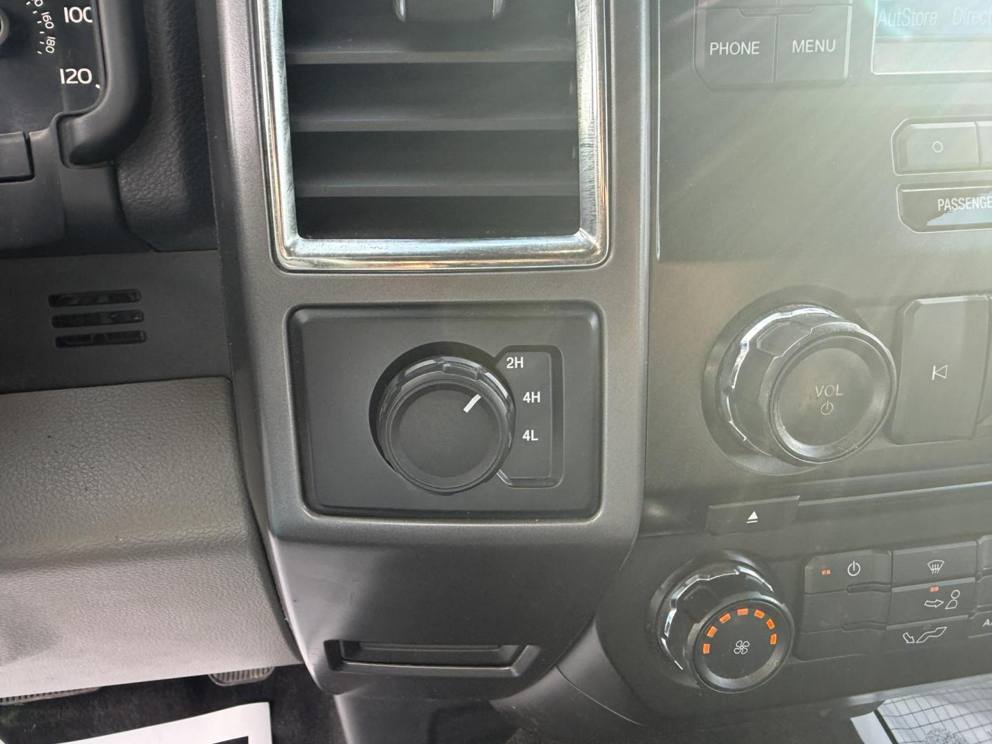 2015 Blue /Gray Ford F-150 XLT SuperCrew 5.5-ft. Bed 4WD (1FTEW1EF5FF) with an 5.0L V8 engine, 6-Speed Automatic transmission, located at 11115 Chardon Rd. , Chardon, OH, 44024, (440) 214-9705, 41.580246, -81.241943 - This 2015 Ford F-150 is a versatile and capably 1/2 ton truck. Powered by the 5.0 Coyote V8 Engine and a 6 Speed Automatic this truck sounds and looks great. With 3.31 Gearing you can tow just about anything you could ever need with a 9,000 pound towing capacity. This truck is equipped with daytime - Photo#17