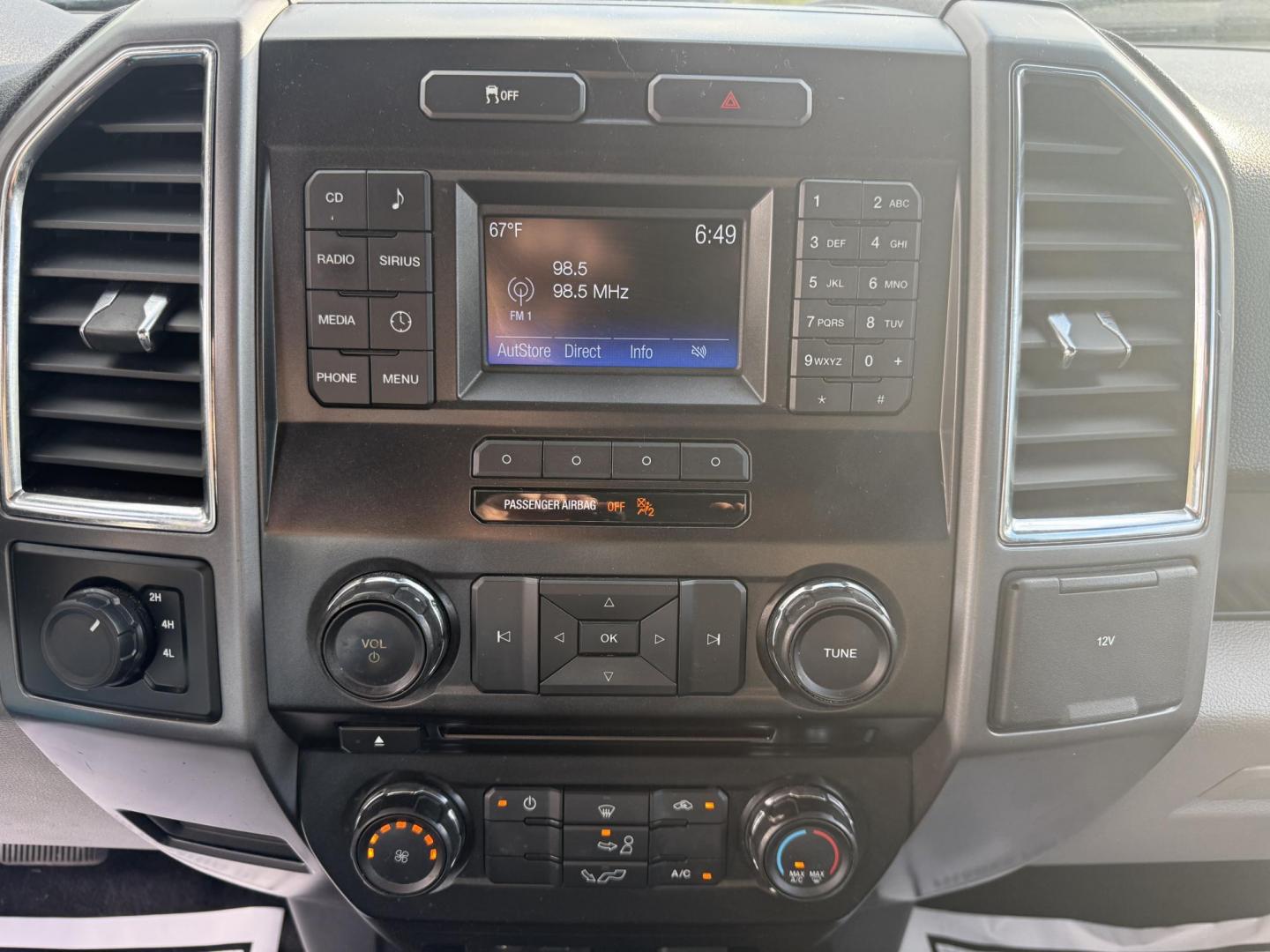 2015 Blue /Gray Ford F-150 XLT SuperCrew 5.5-ft. Bed 4WD (1FTEW1EF5FF) with an 5.0L V8 engine, 6-Speed Automatic transmission, located at 11115 Chardon Rd. , Chardon, OH, 44024, (440) 214-9705, 41.580246, -81.241943 - This 2015 Ford F-150 is a versatile and capably 1/2 ton truck. Powered by the 5.0 Coyote V8 Engine and a 6 Speed Automatic this truck sounds and looks great. With 3.31 Gearing you can tow just about anything you could ever need with a 9,000 pound towing capacity. This truck is equipped with daytime - Photo#18