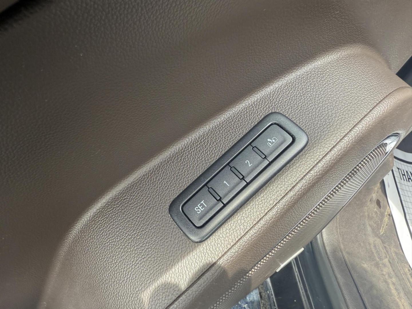 2018 Black /Brown Chevrolet Tahoe Premier 4WD (1GNSKCKC4JR) with an 5.3L V8 OHV 16V engine, 6A transmission, located at 547 E. Main St., Orwell, OH, 44076, (440) 437-5893, 41.535435, -80.847855 - This 2018 Chevrolet Tahoe Premier 4WD with a 5.3L EcoTec3 V8 engine offers robust power and impressive towing capacity of 8,200 pounds, making it ideal for hauling and family adventures. It features a luxurious leather interior with heated and cooled front seats, heated second-row captain’s chairs - Photo#8