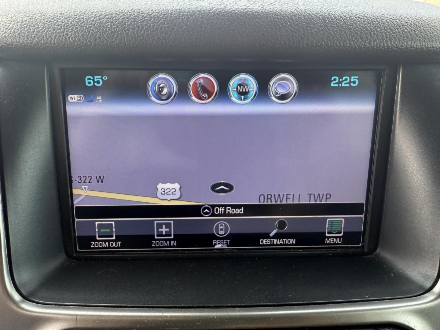 2018 Black /Brown Chevrolet Tahoe Premier 4WD (1GNSKCKC4JR) with an 5.3L V8 OHV 16V engine, 6A transmission, located at 547 E. Main St., Orwell, OH, 44076, (440) 437-5893, 41.535435, -80.847855 - This 2018 Chevrolet Tahoe Premier 4WD with a 5.3L EcoTec3 V8 engine offers robust power and impressive towing capacity of 8,200 pounds, making it ideal for hauling and family adventures. It features a luxurious leather interior with heated and cooled front seats, heated second-row captain’s chairs - Photo#21