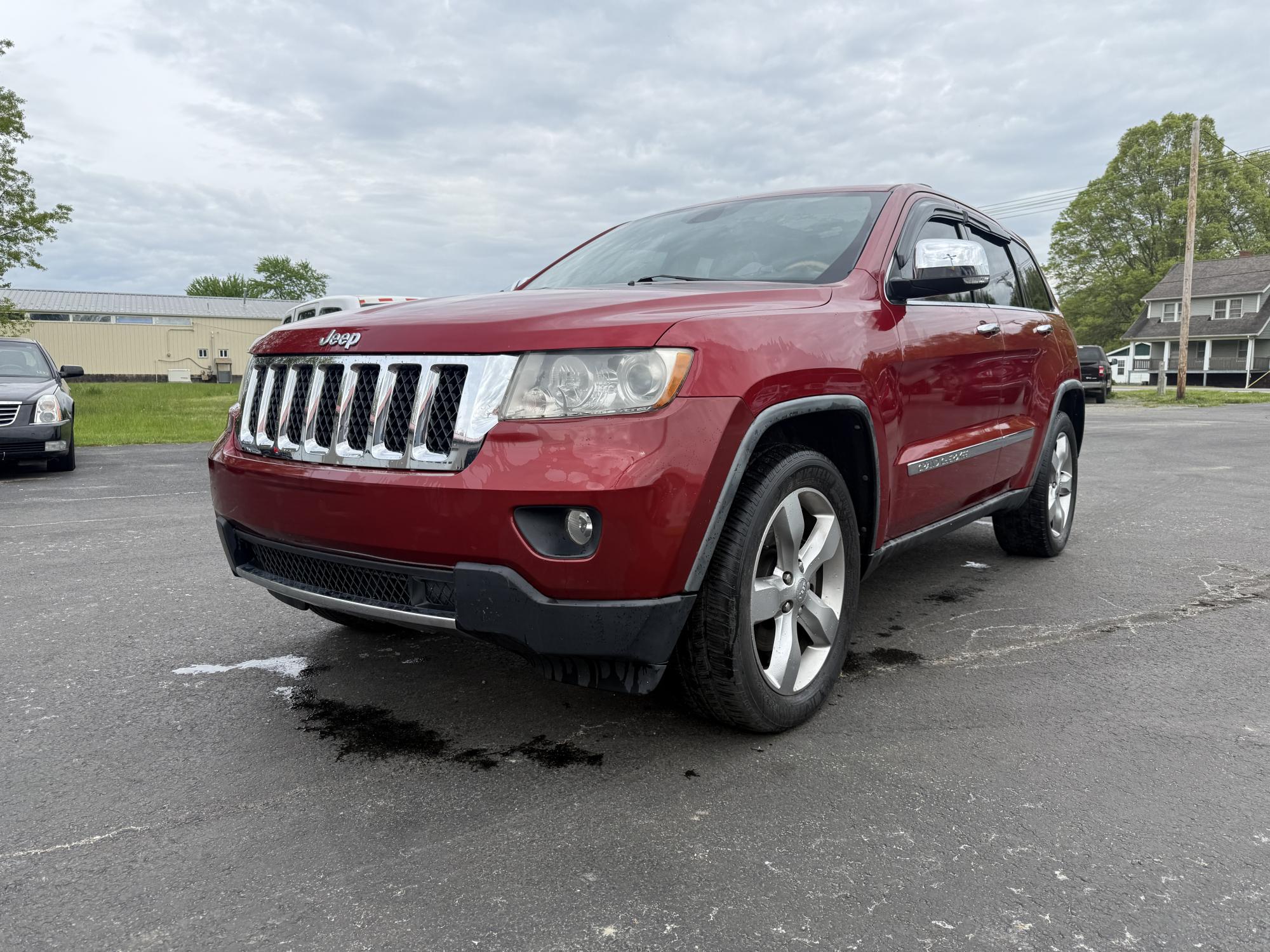 photo of 2011 Jeep Grand Cherokee Overland 4WD