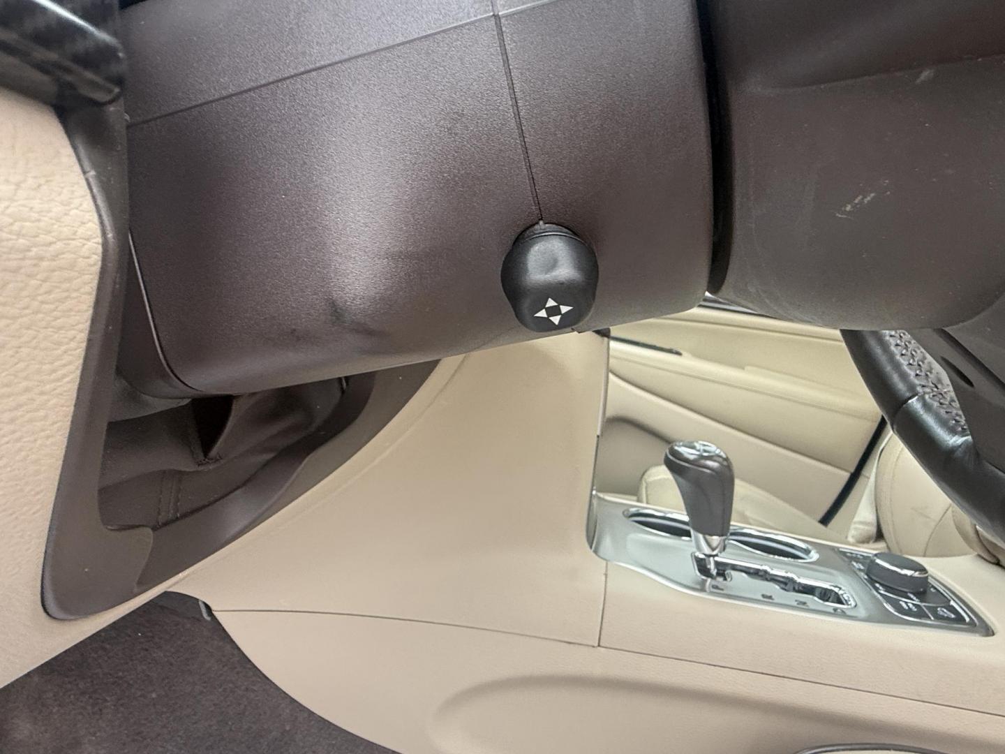 2011 Red /Tan Jeep Grand Cherokee Overland 4WD (1J4RR6GT8BC) with an 5.7L V8 OHV 16V engine, 5-Speed Automatic transmission, located at 547 E. Main St., Orwell, OH, 44076, (440) 437-5893, 41.535435, -80.847855 - This 2011 Jeep Grand Cherokee Overland 4WD comes equipped with a powerful 5.7L HEMI V8 engine and a 5-speed automatic transmission, offering robust performance and a substantial 7,200-pound towing capacity. Its luxury-oriented interior features leather seating, heated and cooled front seats, a 6.5-i - Photo#15