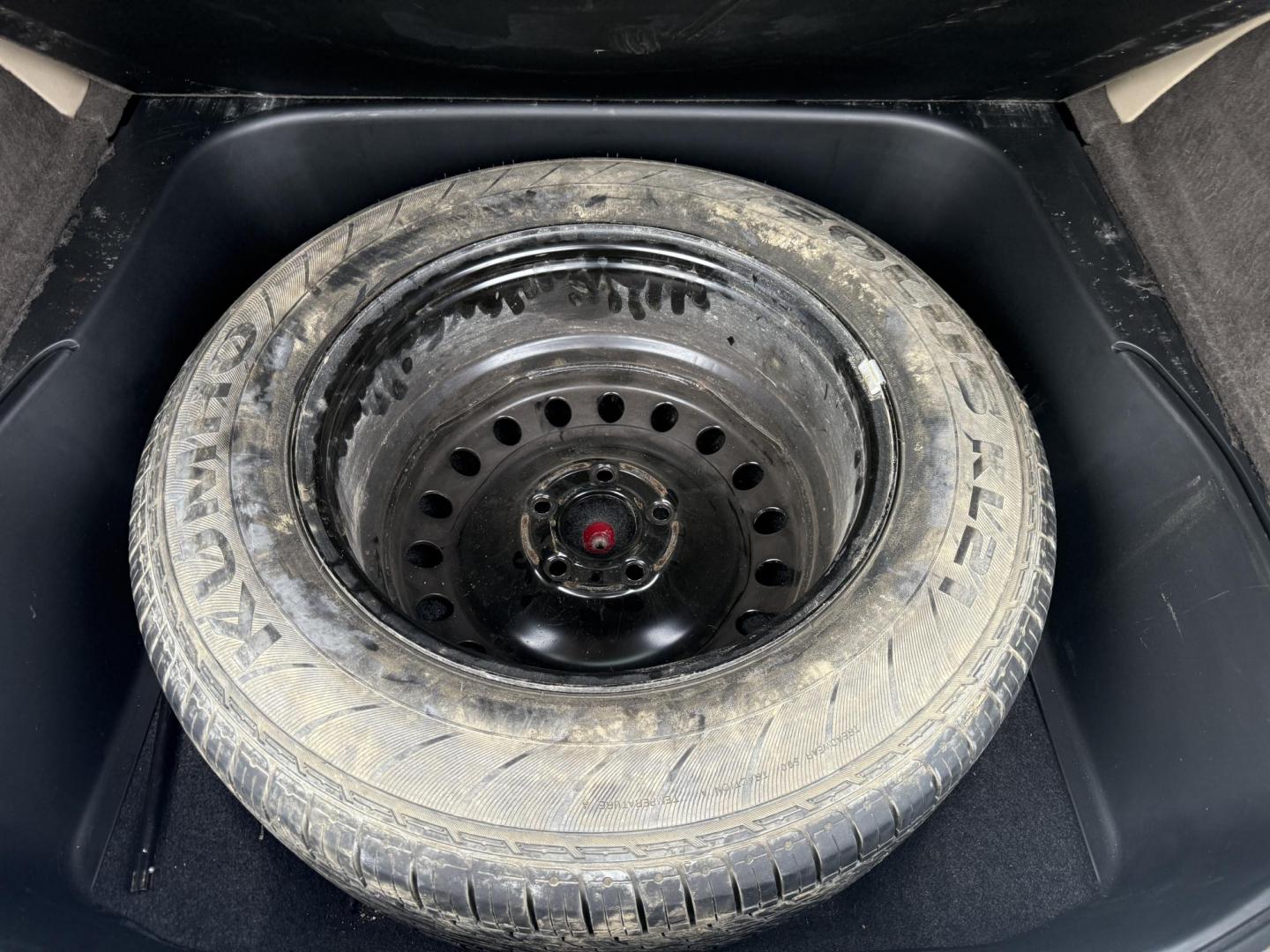 2011 Red /Tan Jeep Grand Cherokee Overland 4WD (1J4RR6GT8BC) with an 5.7L V8 OHV 16V engine, 5-Speed Automatic transmission, located at 547 E. Main St., Orwell, OH, 44076, (440) 437-5893, 41.535435, -80.847855 - This 2011 Jeep Grand Cherokee Overland 4WD comes equipped with a powerful 5.7L HEMI V8 engine and a 5-speed automatic transmission, offering robust performance and a substantial 7,200-pound towing capacity. Its luxury-oriented interior features leather seating, heated and cooled front seats, a 6.5-i - Photo#32