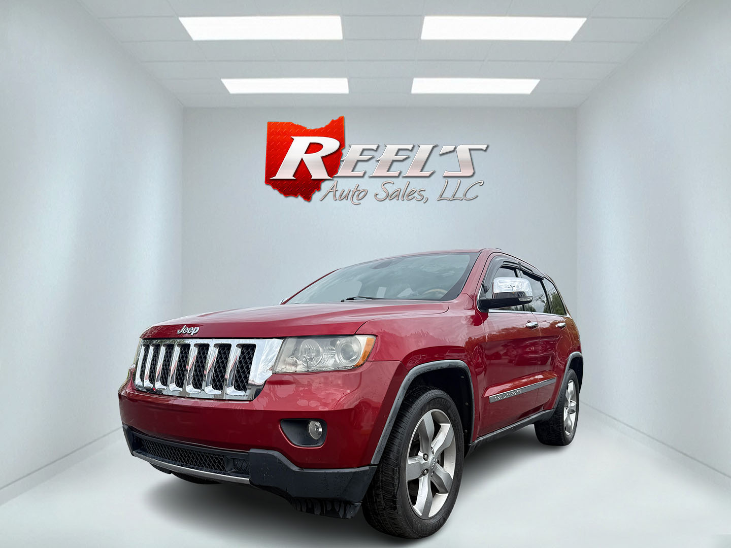 photo of 2011 Jeep Grand Cherokee Overland 4WD