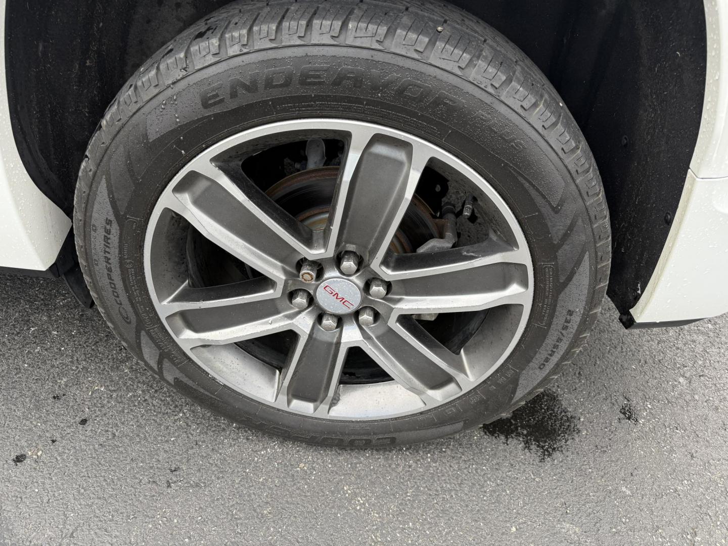 2019 White /Gray GMC Acadia Denali AWD (1GKKNXLS9KZ) with an 3.6L V6 DOHC 24V engine, 6A transmission, located at 11115 Chardon Rd. , Chardon, OH, 44024, (440) 214-9705, 41.580246, -81.241943 - This 2019 GMC Acadia Denali AWD is GMC's pinocle of midsize SUV's. Featuring a 3.6L V6 engine, luxurious leather interior, and advanced comfort with heated and cooled front seats, plus heated second-row captain’s chairs. It offers tri-zone automatic climate control, an 8-inch touchscreen with navi - Photo#12