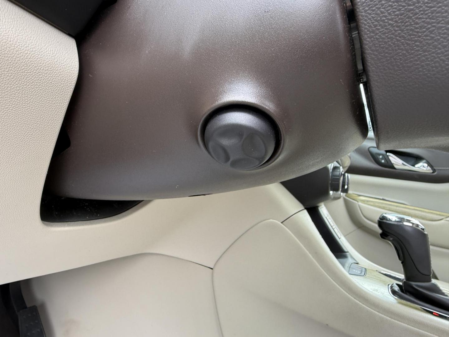 2019 White /Gray GMC Acadia Denali AWD (1GKKNXLS9KZ) with an 3.6L V6 DOHC 24V engine, 6A transmission, located at 11115 Chardon Rd. , Chardon, OH, 44024, (440) 214-9705, 41.580246, -81.241943 - This 2019 GMC Acadia Denali AWD is GMC's pinocle of midsize SUV's. Featuring a 3.6L V6 engine, luxurious leather interior, and advanced comfort with heated and cooled front seats, plus heated second-row captain’s chairs. It offers tri-zone automatic climate control, an 8-inch touchscreen with navi - Photo#22