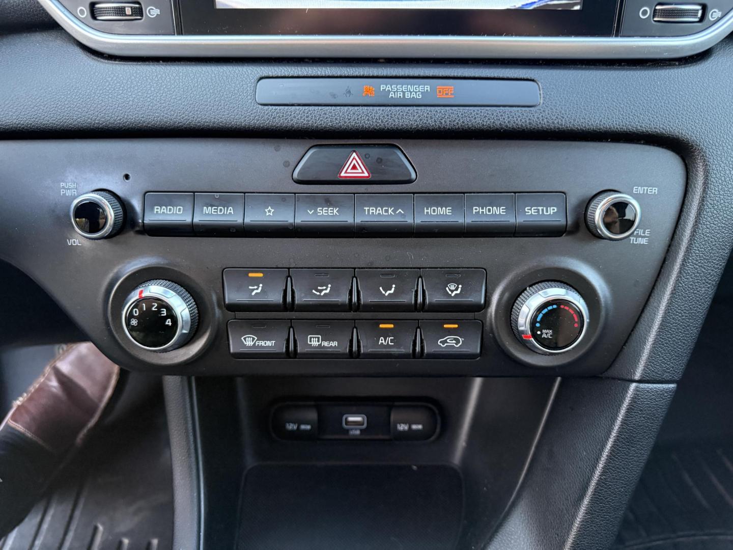 2020 Gray /Black Kia Sportage LX AWD (KNDPMCAC8L7) with an 2.4L I4 DOHC 16V engine, 6A transmission, located at 11115 Chardon Rd. , Chardon, OH, 44024, (440) 214-9705, 41.580246, -81.241943 - Photo#17
