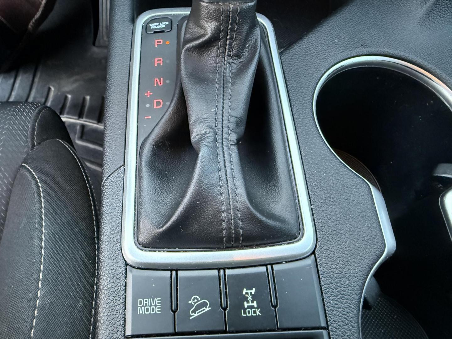 2020 Gray /Black Kia Sportage LX AWD (KNDPMCAC8L7) with an 2.4L I4 DOHC 16V engine, 6A transmission, located at 11115 Chardon Rd. , Chardon, OH, 44024, (440) 214-9705, 41.580246, -81.241943 - Photo#18