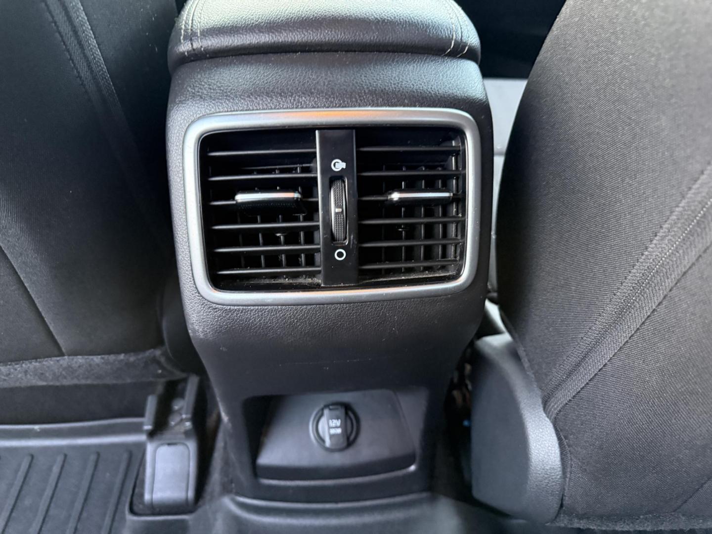 2020 Gray /Black Kia Sportage LX AWD (KNDPMCAC8L7) with an 2.4L I4 DOHC 16V engine, 6A transmission, located at 11115 Chardon Rd. , Chardon, OH, 44024, (440) 214-9705, 41.580246, -81.241943 - Photo#22