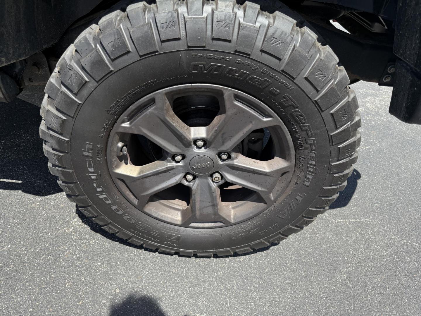 2017 Black /Black Jeep Wrangler Rubicon 4WD (1C4BJWCG6HL) with an 3.6L V6 DOHC 24V engine, 5 Speed Auto transmission, located at 11115 Chardon Rd. , Chardon, OH, 44024, (440) 214-9705, 41.580246, -81.241943 - This One Owner 2017 Jeep Wrangler Rubicon Recon is a limited edition that builds off of the already incredible Rubicon model. It is powered by a 3.6 Pentastar V6 Engine and a 5 speed automatic transmission. This Wrangler has upgraded Danna 44 axles and a half inch lift compared to the regular Rubico - Photo#8