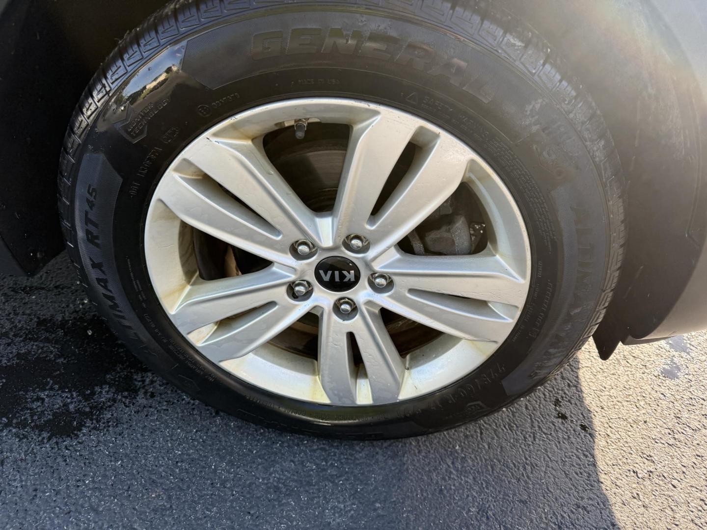 2019 Silver /Black Kia Sportage LX FWD (KNDPM3AC9K7) with an 2.4L I4 DOHC 16V engine, 6A transmission, located at 547 E. Main St., Orwell, OH, 44076, (440) 437-5893, 41.535435, -80.847855 - FRESH TRADE ALERT ---- This 2019 Kia Sportage LX FWD features a 2.4L I4 GDI engine paired with a 6-speed automatic transmission, offering an EPA-estimated 30 MPG on the highway. Notable features include LED daytime running lights, dusk-sensing headlights, a backup camera, and a 5.0" touchscreen info - Photo#7