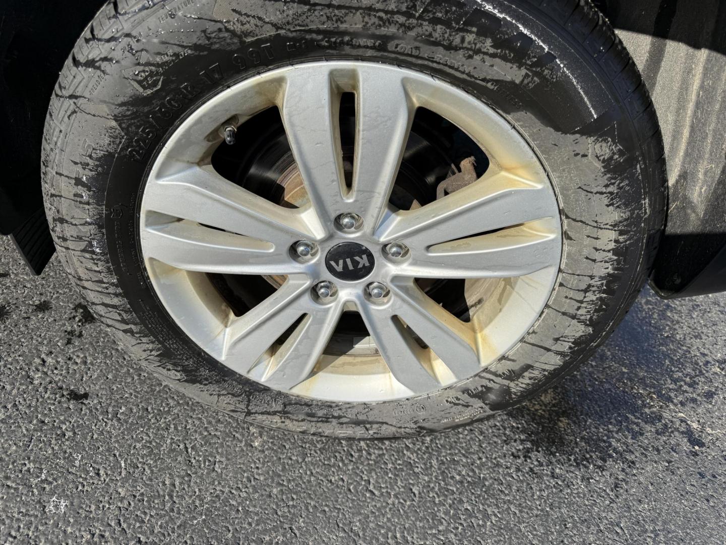2019 Silver /Black Kia Sportage LX FWD (KNDPM3AC9K7) with an 2.4L I4 DOHC 16V engine, 6A transmission, located at 547 E. Main St., Orwell, OH, 44076, (440) 437-5893, 41.535435, -80.847855 - FRESH TRADE ALERT ---- This 2019 Kia Sportage LX FWD features a 2.4L I4 GDI engine paired with a 6-speed automatic transmission, offering an EPA-estimated 30 MPG on the highway. Notable features include LED daytime running lights, dusk-sensing headlights, a backup camera, and a 5.0" touchscreen info - Photo#9
