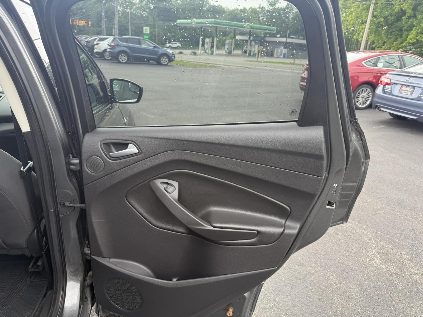 2014 Gray /Black Ford Escape SE 4WD (1FMCU9GX8EU) with an 1.6L I4 DOHC 16V TURBO engine, 6-Speed Automatic transmission, located at 11115 Chardon Rd. , Chardon, OH, 44024, (440) 214-9705, 41.580246, -81.241943 - Photo#29