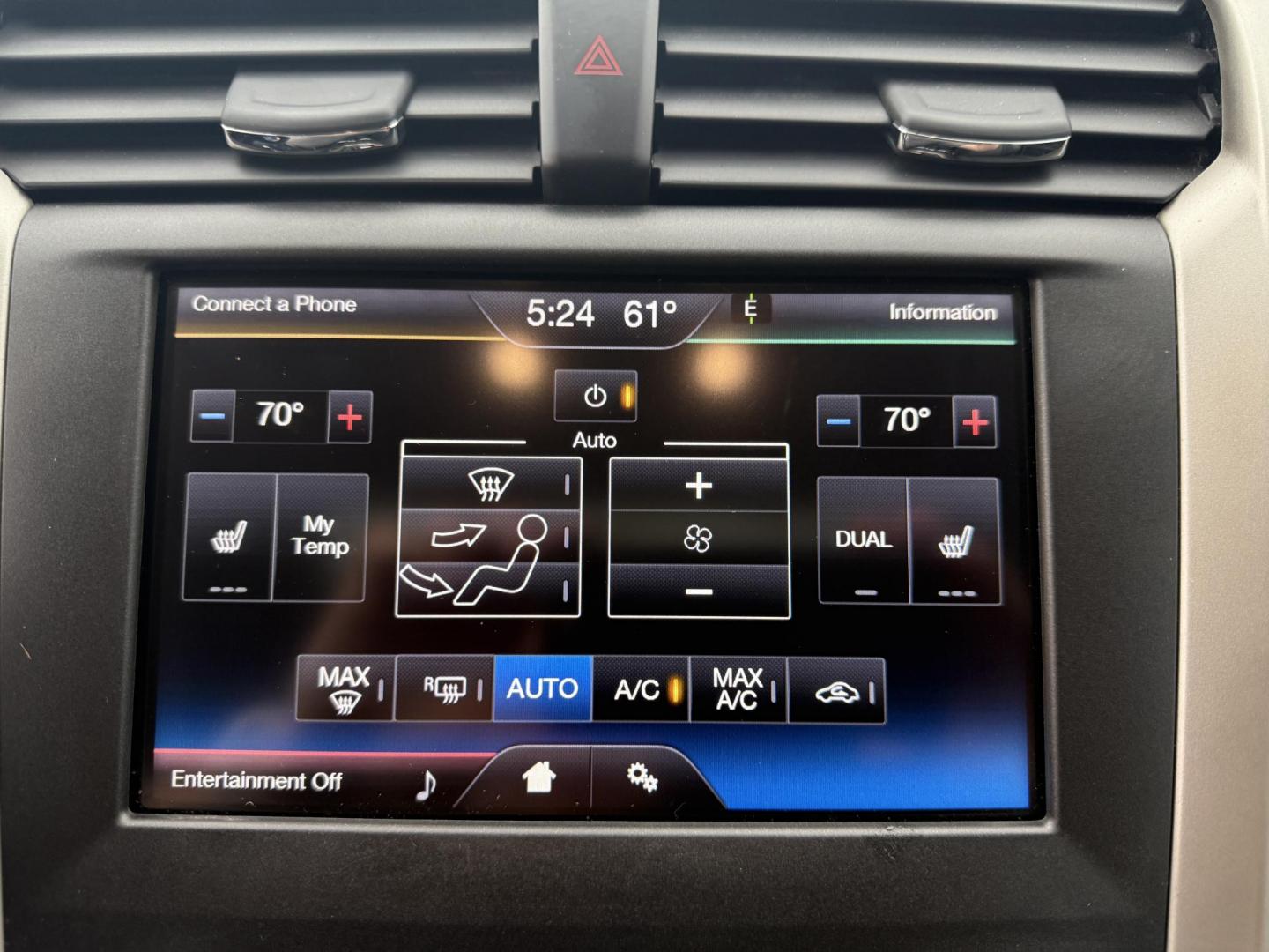 2016 Red /Black Ford Fusion SE AWD (3FA6P0T9XGR) with an 2.0L I4 DOHC 16V Turbo engine, 6A transmission, located at 11115 Chardon Rd. , Chardon, OH, 44024, (440) 214-9705, 41.580246, -81.241943 - This One Owner 2016 Ford Fusion SE AWD features a 2.0L turbocharged I4 engine paired with a 6-speed automatic transmission, offering a quick and fuel-efficient drive with up to 31 MPG highway. It boasts leather interior, heated power driver's seat, dual-zone automatic climate control, power moonroof - Photo#25