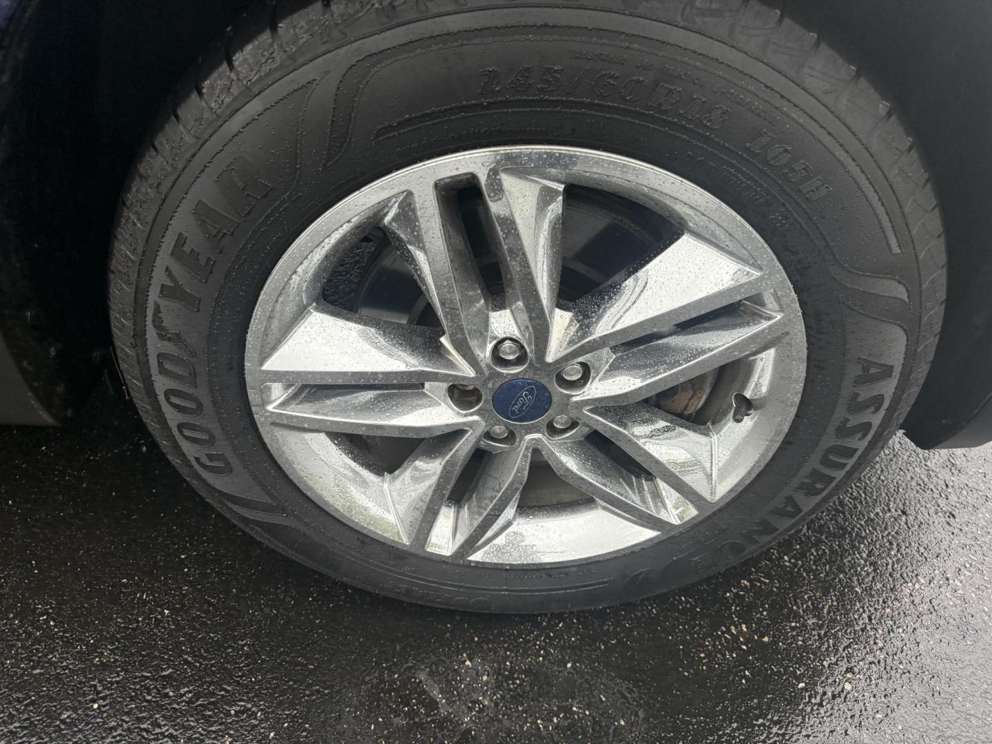 2016 Blue /Tan Ford Edge SEL AWD (2FMPK4J83GB) with an 3.5L V6 DOHC 24V engine, 6A transmission, located at 11115 Chardon Rd. , Chardon, OH, 44024, (440) 214-9705, 41.580246, -81.241943 - Photo#4