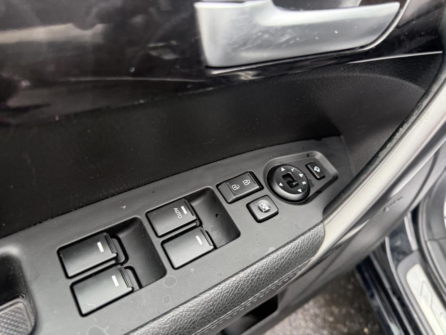 2014 Black /Black Kia Sorento SX V6 AWD (5XYKWDA78EG) with an 3.3L V6 DOHC 24V engine, 6-Speed Automatic transmission, located at 547 E. Main St., Orwell, OH, 44076, (440) 437-5893, 41.535435, -80.847855 - This 2014 Kia Sorento is a fully loaded family hauler. Equipped with Kia's 3.3 GDI V6 and a tried and true 6 speed automatic transmission it can haul 7 people and tow up to 3,500 pounds. On the inside you will find a luxurious leather interior, heated and cooled front seats, a 10 speaker Infinity su - Photo#17