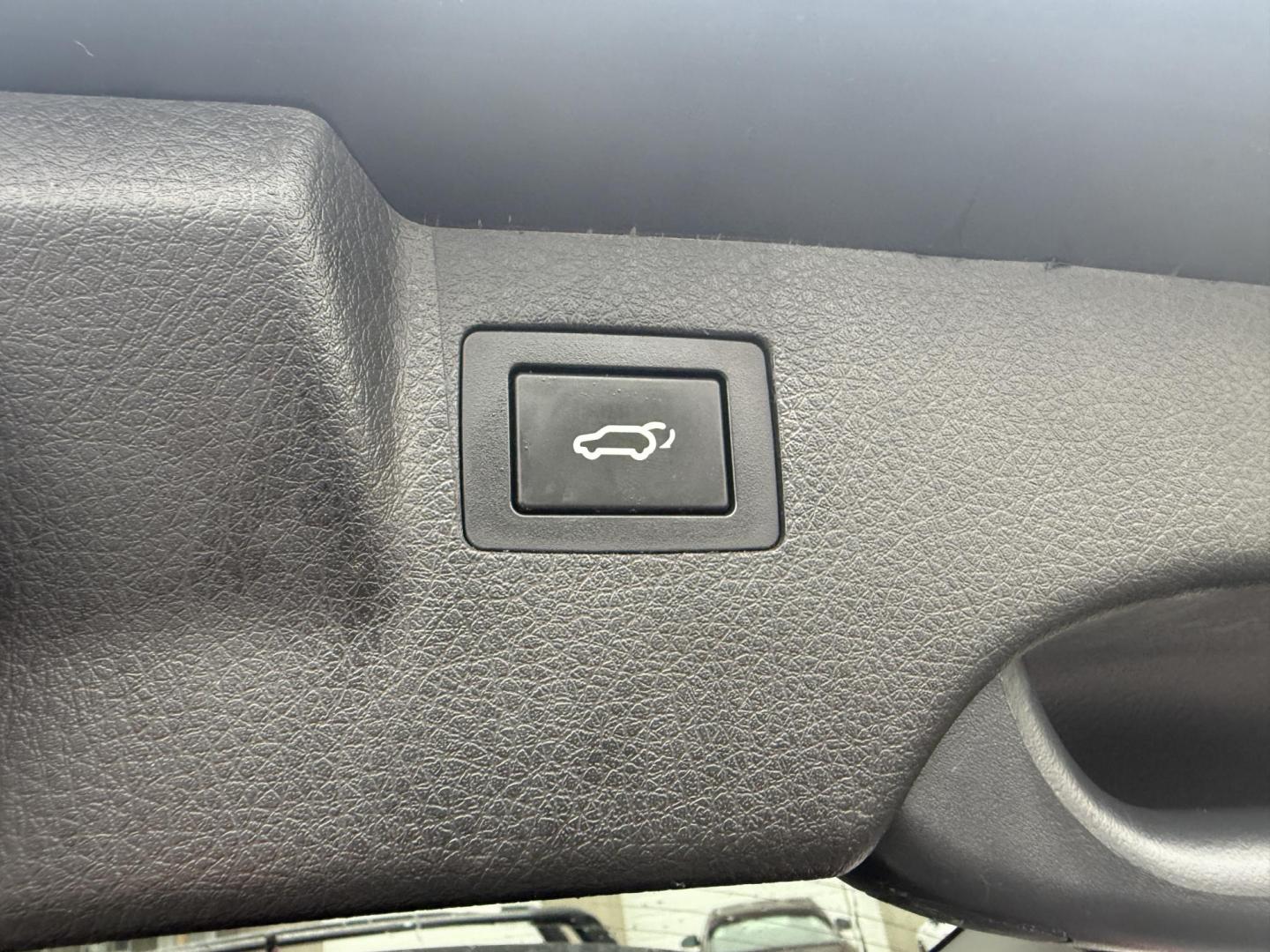 2014 Black /Black Kia Sorento SX V6 AWD (5XYKWDA78EG) with an 3.3L V6 DOHC 24V engine, 6-Speed Automatic transmission, located at 547 E. Main St., Orwell, OH, 44076, (440) 437-5893, 41.535435, -80.847855 - This 2014 Kia Sorento is a fully loaded family hauler. Equipped with Kia's 3.3 GDI V6 and a tried and true 6 speed automatic transmission it can haul 7 people and tow up to 3,500 pounds. On the inside you will find a luxurious leather interior, heated and cooled front seats, a 10 speaker Infinity su - Photo#41