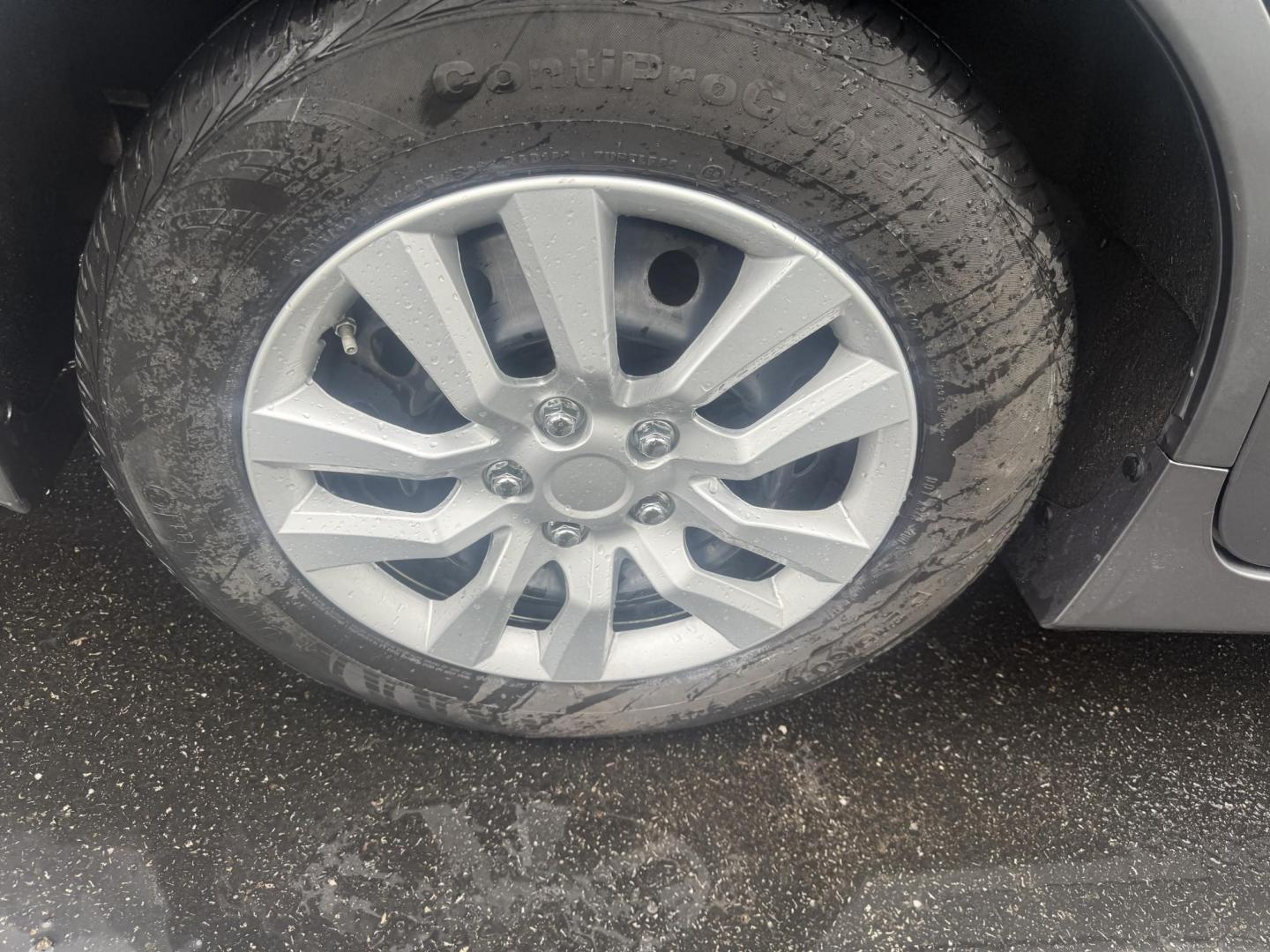 2015 Gray /Black Nissan Altima 2.5 S (1N4AL3AP9FN) with an 2.5L I4 DOHC 16V engine, Automatic transmission, located at 547 E. Main St., Orwell, OH, 44076, (440) 437-5893, 41.535435, -80.847855 - Photo#5