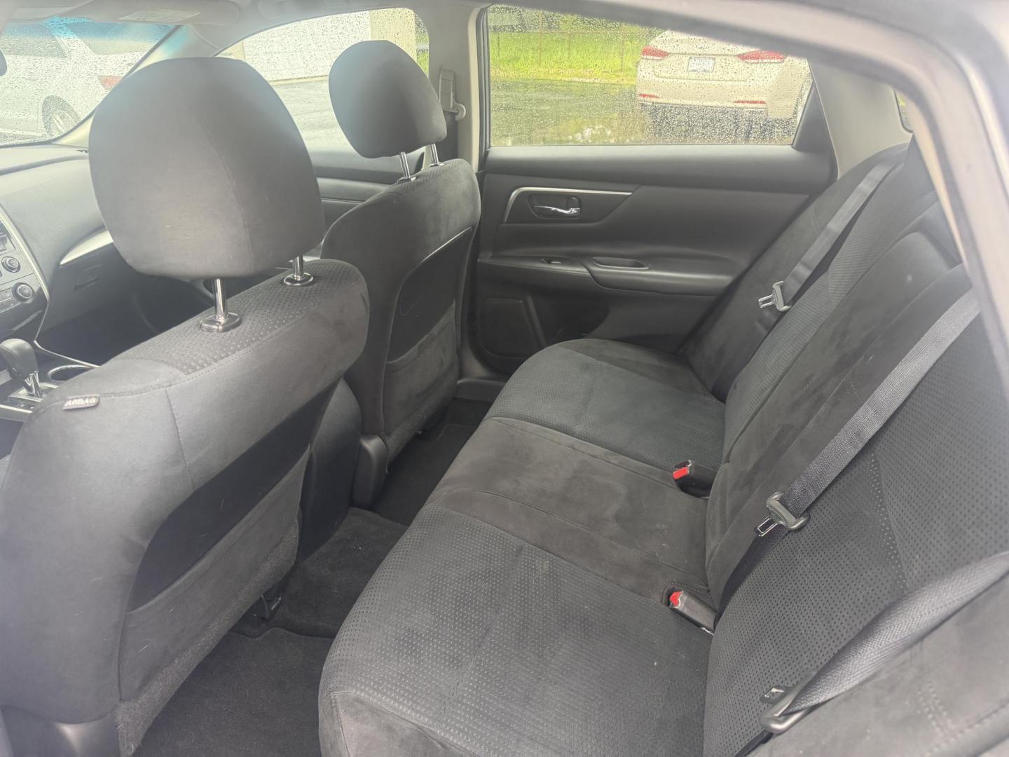 2015 Gray /Black Nissan Altima 2.5 S (1N4AL3AP9FN) with an 2.5L I4 DOHC 16V engine, Automatic transmission, located at 547 E. Main St., Orwell, OH, 44076, (440) 437-5893, 41.535435, -80.847855 - Photo#23