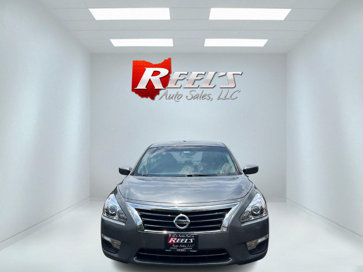2015 Gray /Black Nissan Altima 2.5 S (1N4AL3AP9FN) with an 2.5L I4 DOHC 16V engine, Automatic transmission, located at 547 E. Main St., Orwell, OH, 44076, (440) 437-5893, 41.535435, -80.847855 - Photo#1